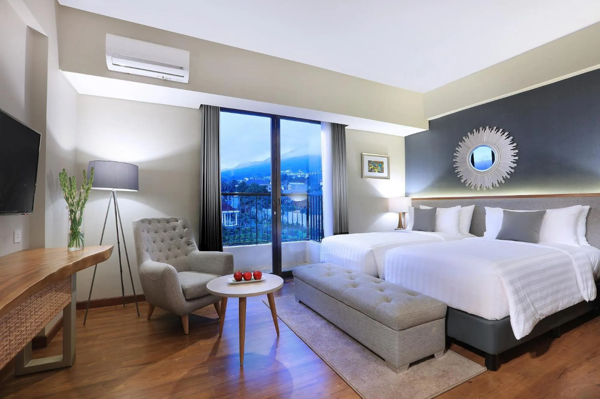 Photo of the whole room, Bed in Aston Inn Batu