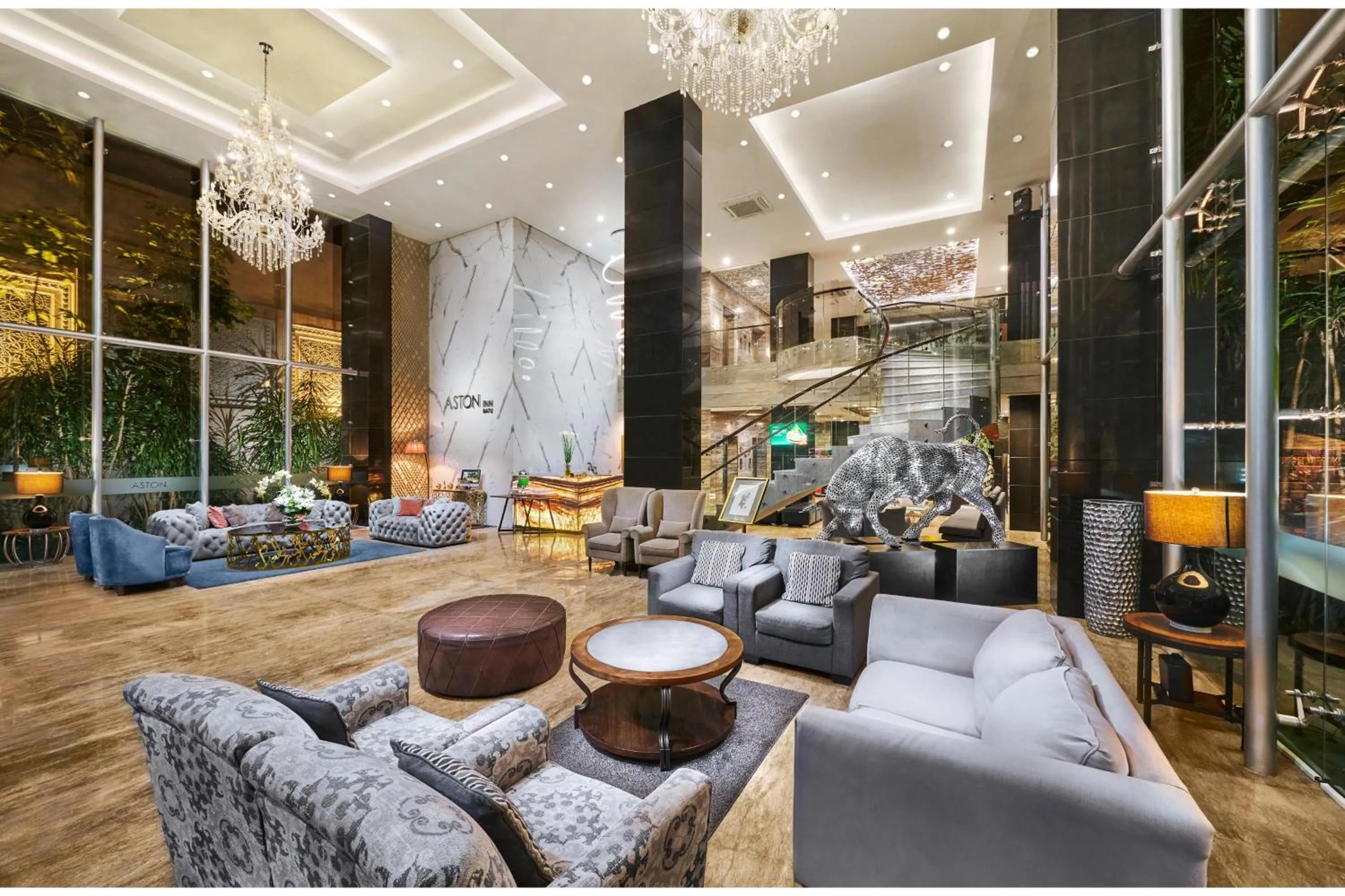 Lobby or reception in Aston Inn Batu