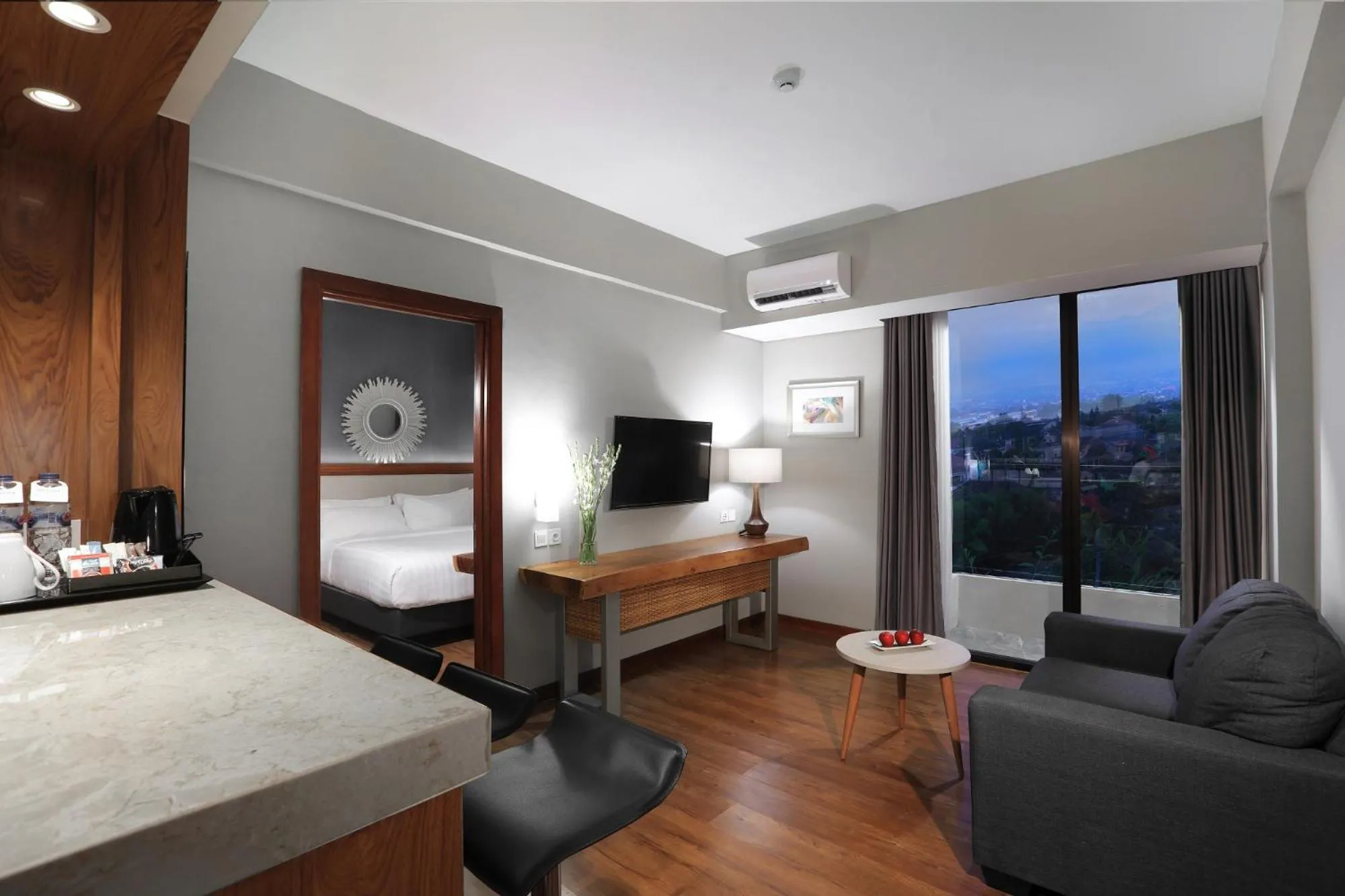 Photo of the whole room, Bed in Aston Inn Batu