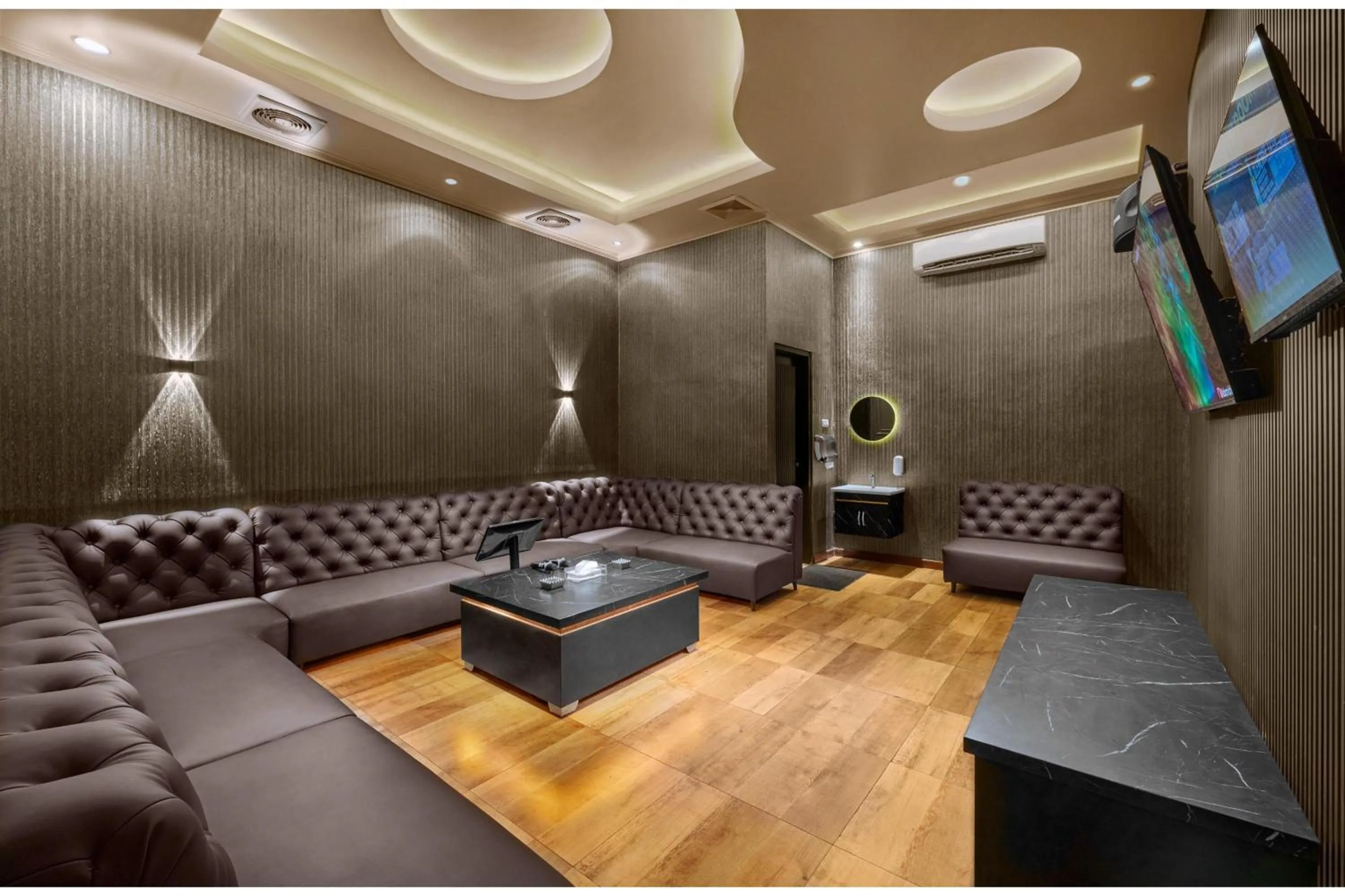 VIP in Aston Inn Batu