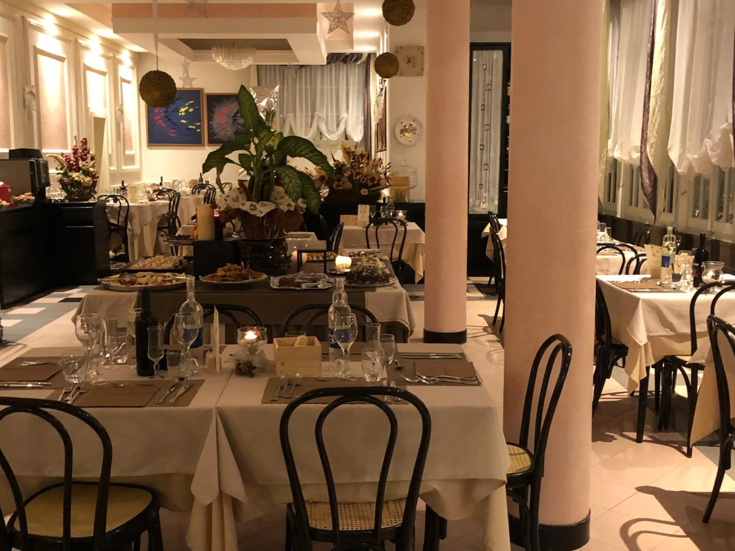 Restaurant/places to eat in Hotel Montepizzo