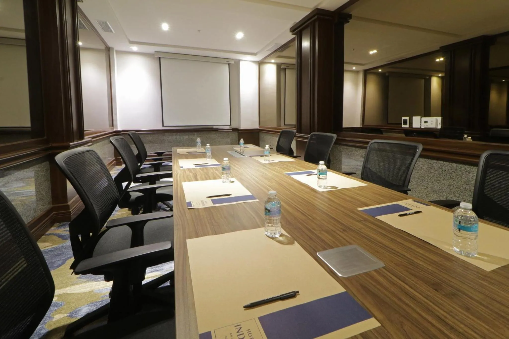 Meeting/conference room in Hotel Indigo Guadalajara Expo by IHG