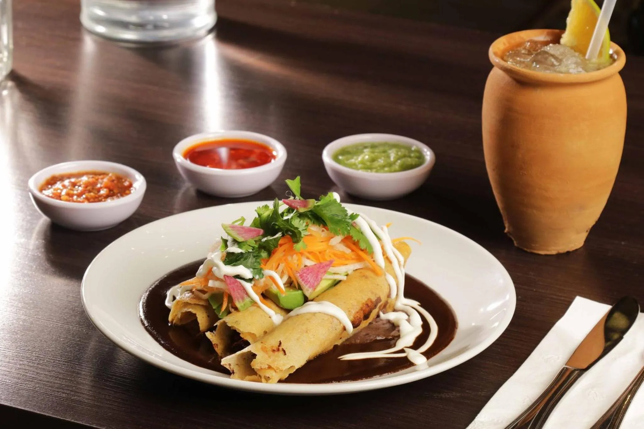 Restaurant/places to eat in Hotel Indigo Guadalajara Expo by IHG