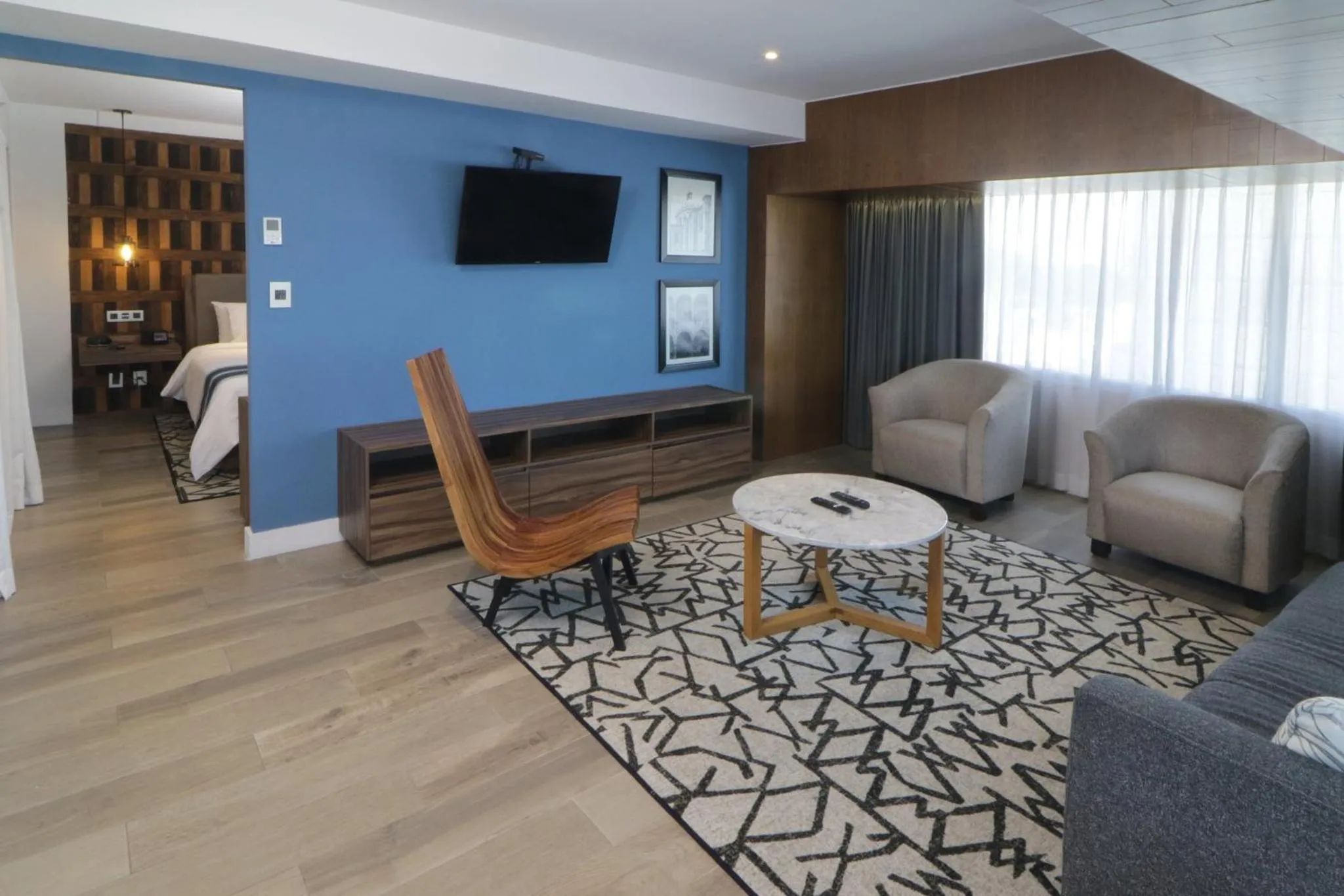 Photo of the whole room in Hotel Indigo Guadalajara Expo by IHG