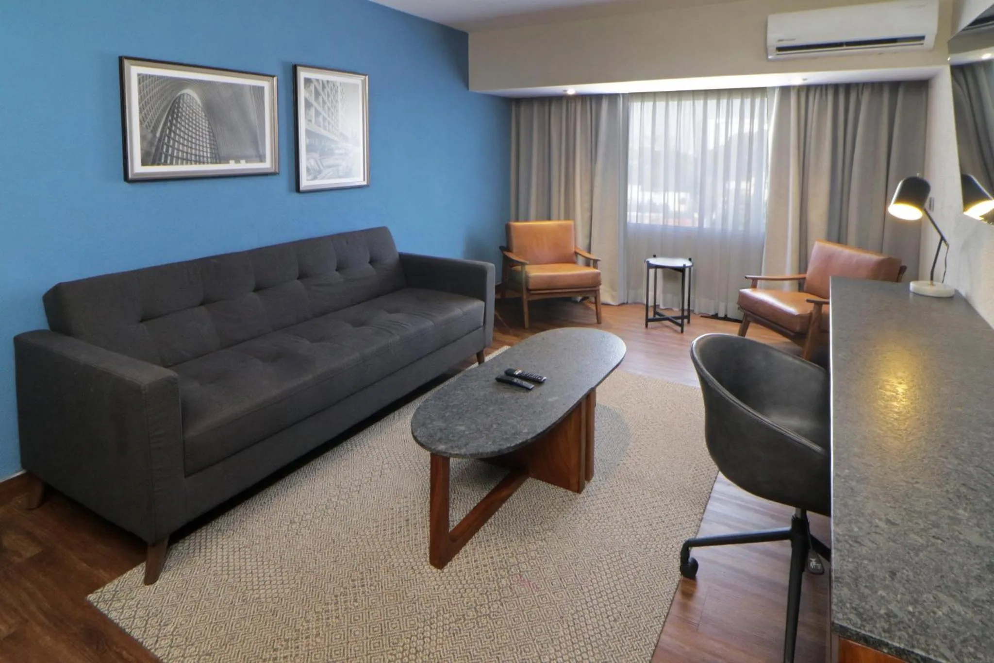 Photo of the whole room in Hotel Indigo Guadalajara Expo by IHG