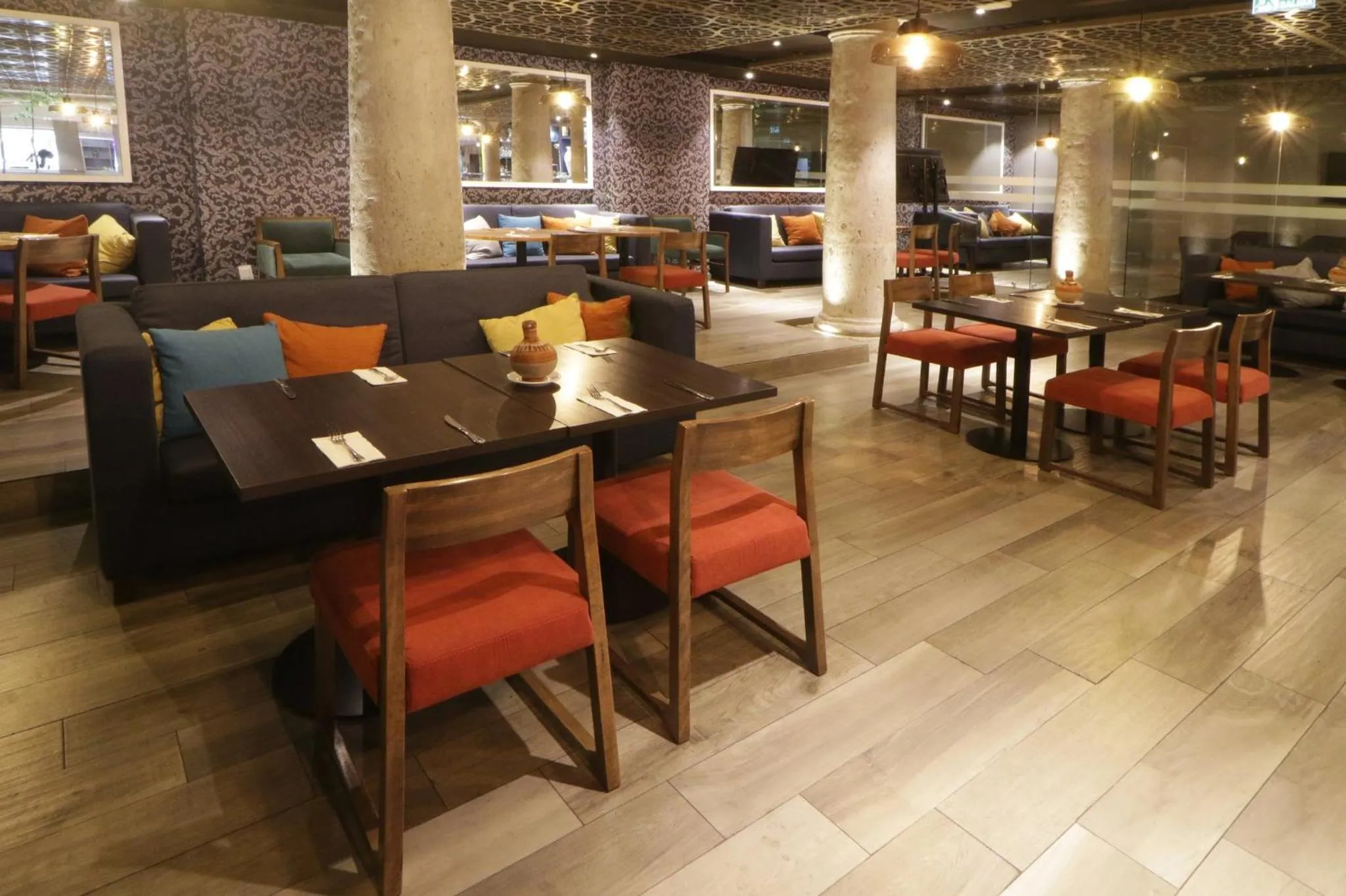 Restaurant/places to eat in Hotel Indigo Guadalajara Expo by IHG