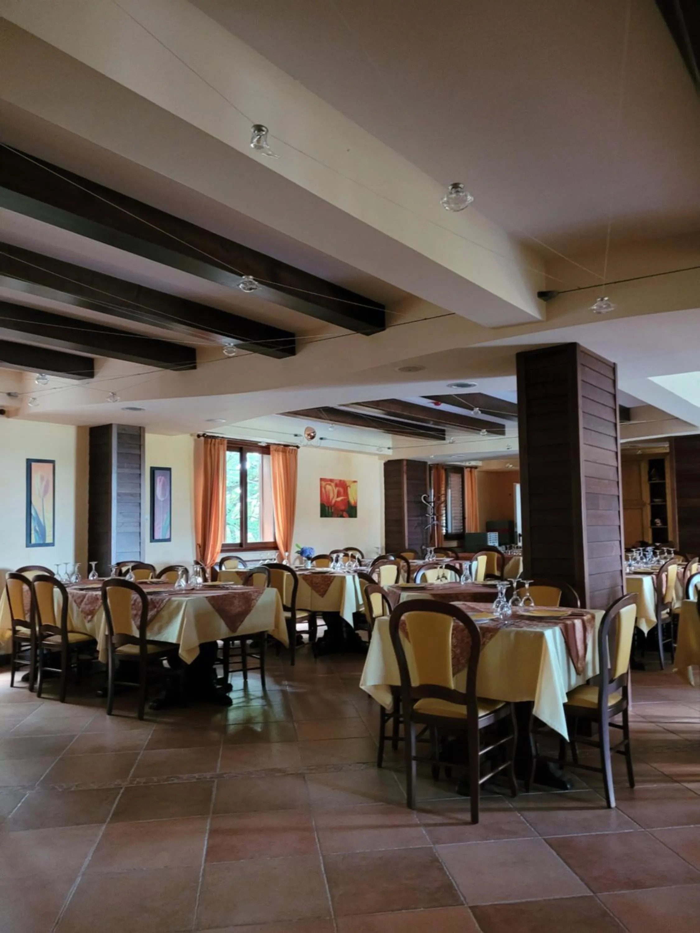 Restaurant/places to eat in Park Hotel Bellavista