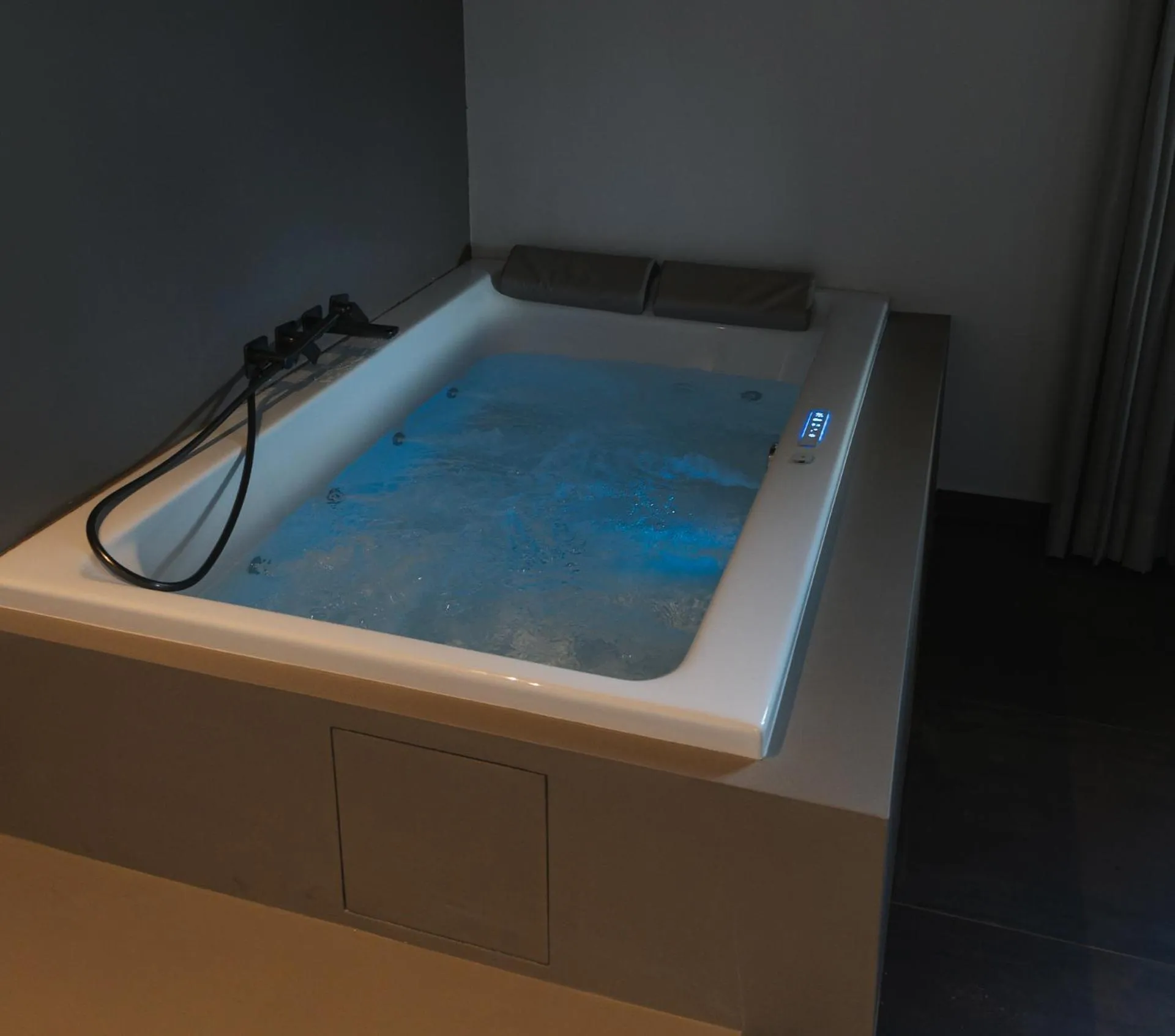 Hot Tub in Park Hotel Bellavista