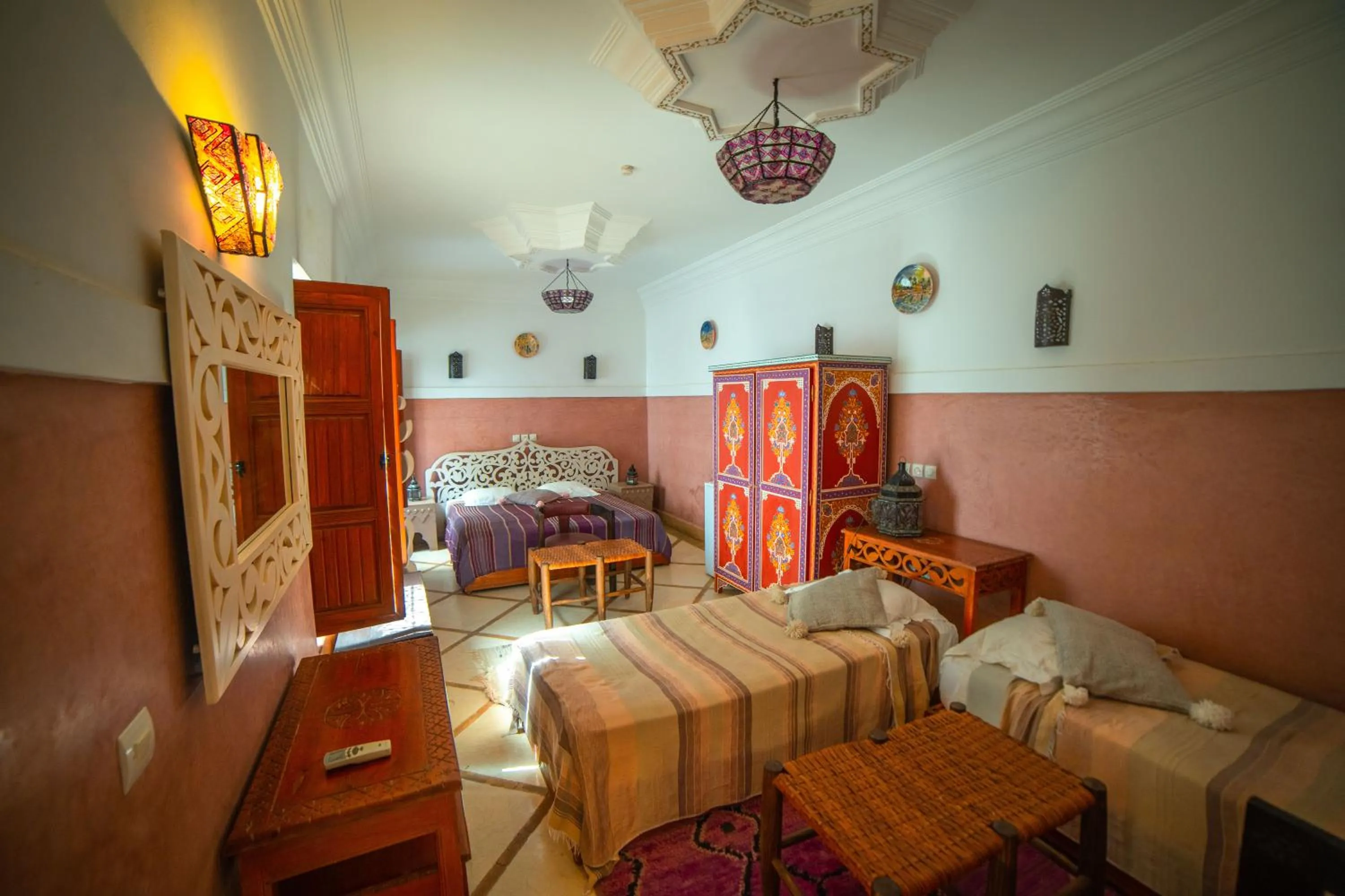 Photo of the whole room, Bed in Riad Euphorbe
