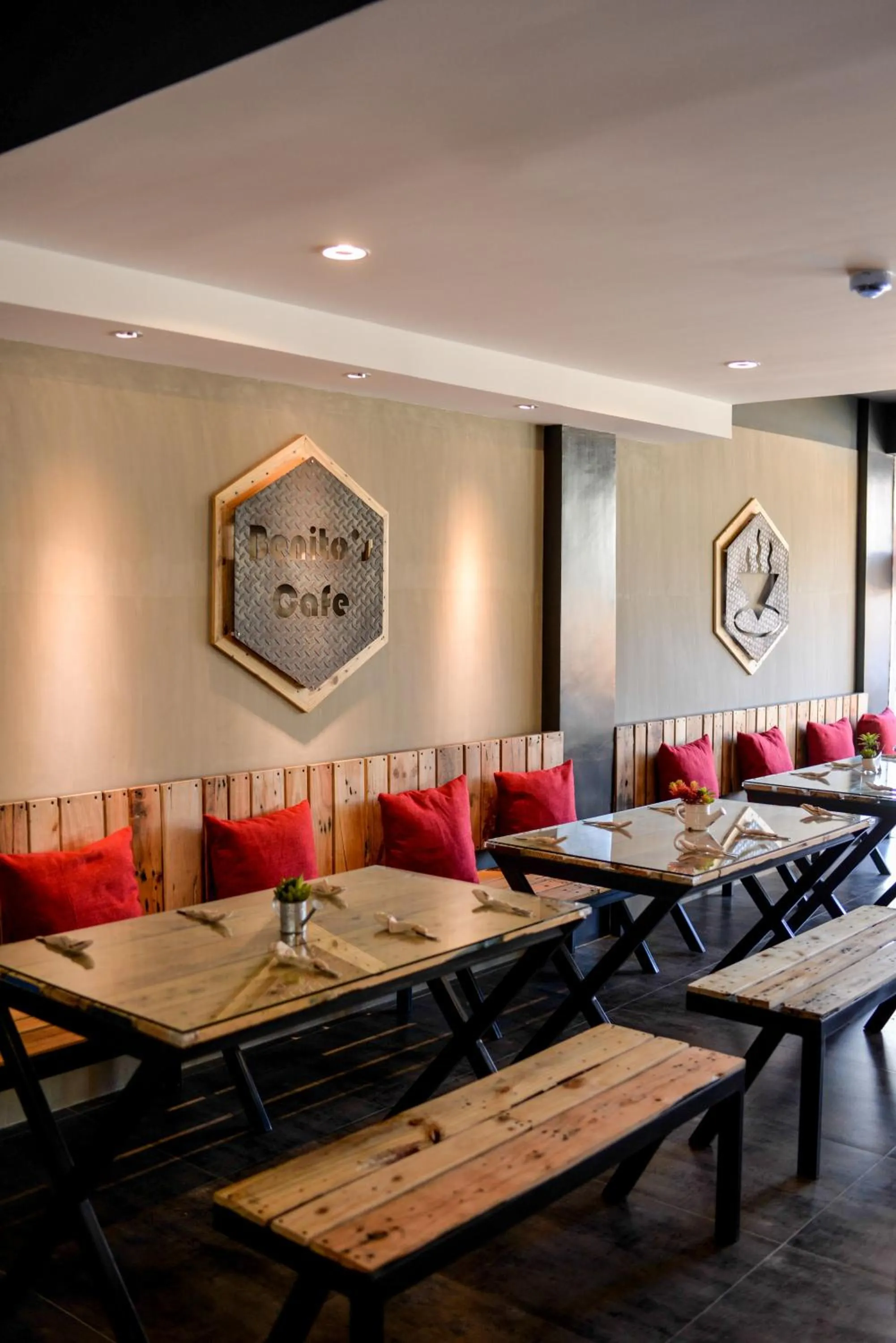 Restaurant/places to eat in RedDoorz Plus @ Taft North Mandurriao