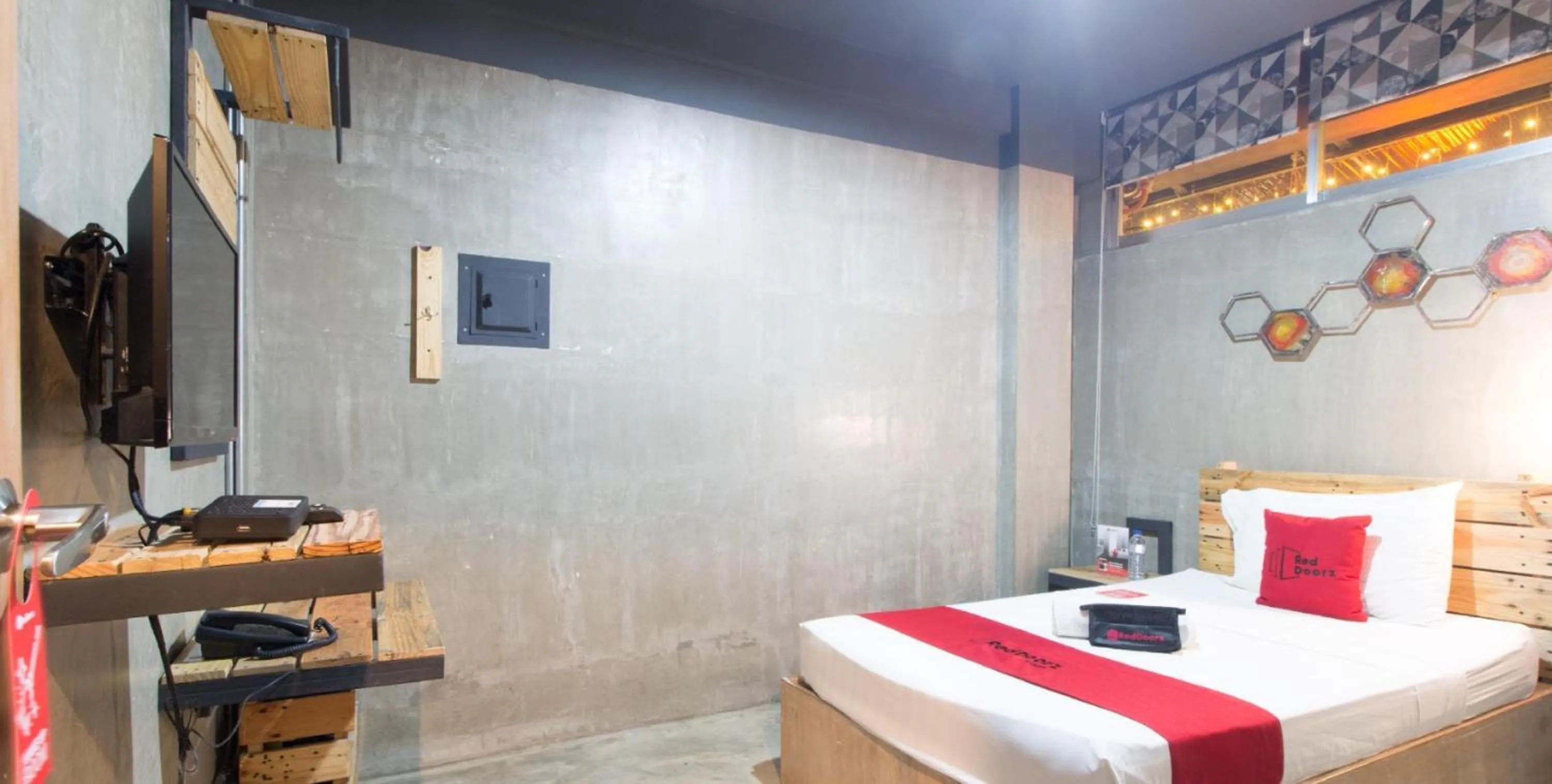 Bedroom, Bed in RedDoorz Plus @ Taft North Mandurriao