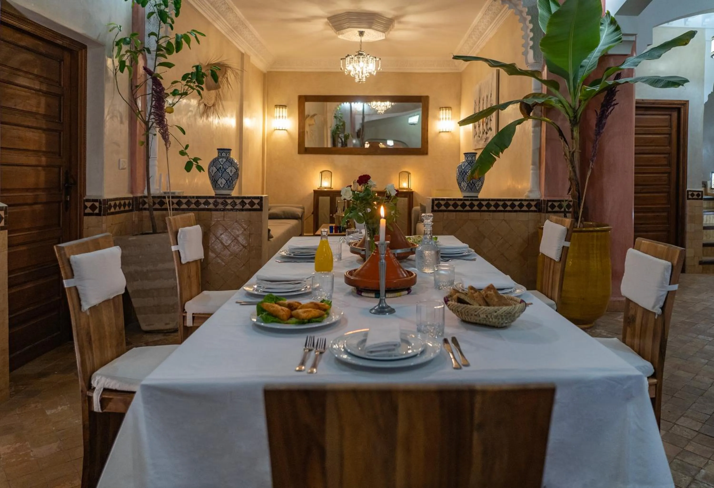 Restaurant/places to eat in Riad Le Plein Sud