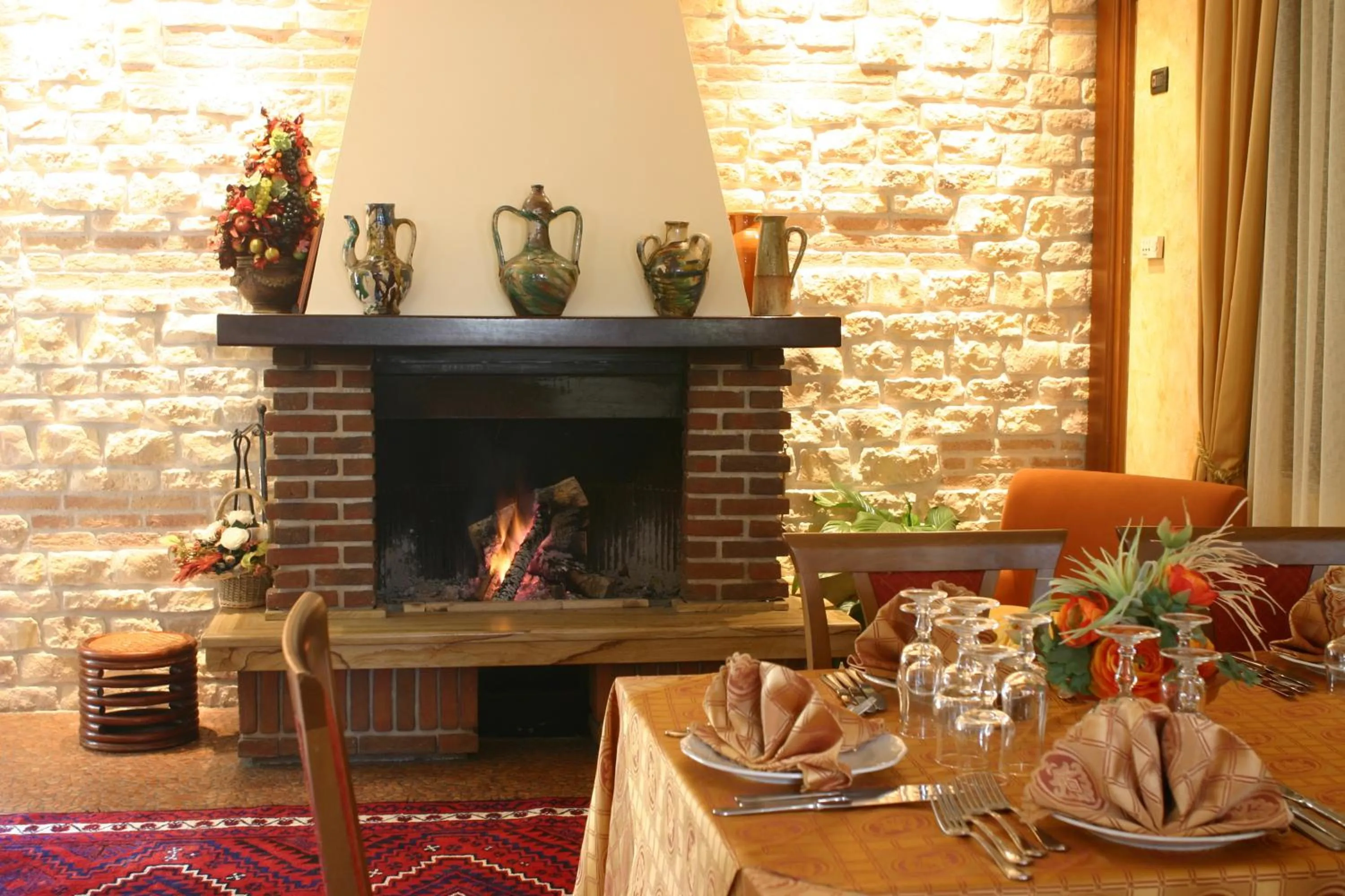 Restaurant/places to eat in Hotel Centrale