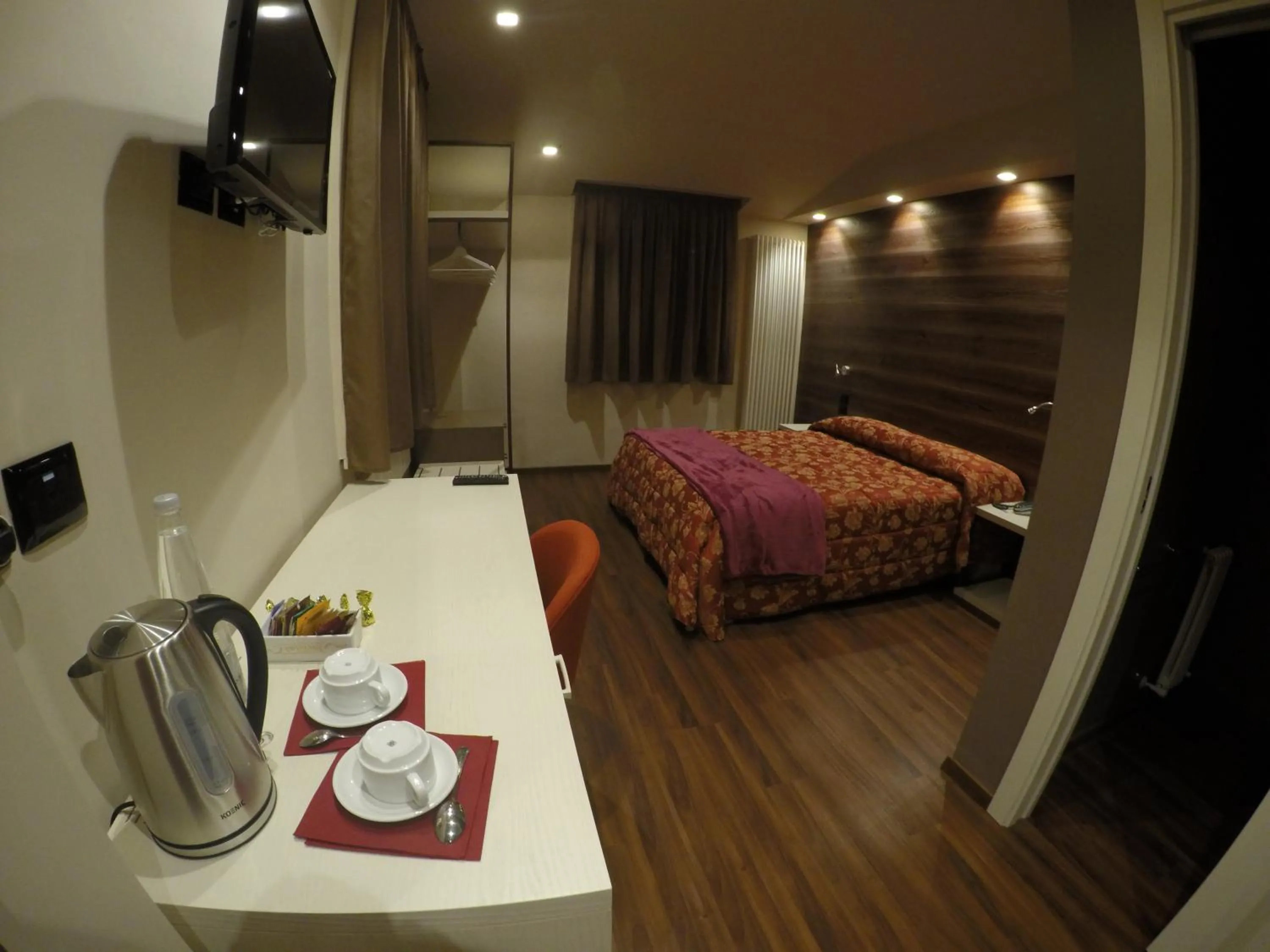 Photo of the whole room, Bed in Hotel Centrale