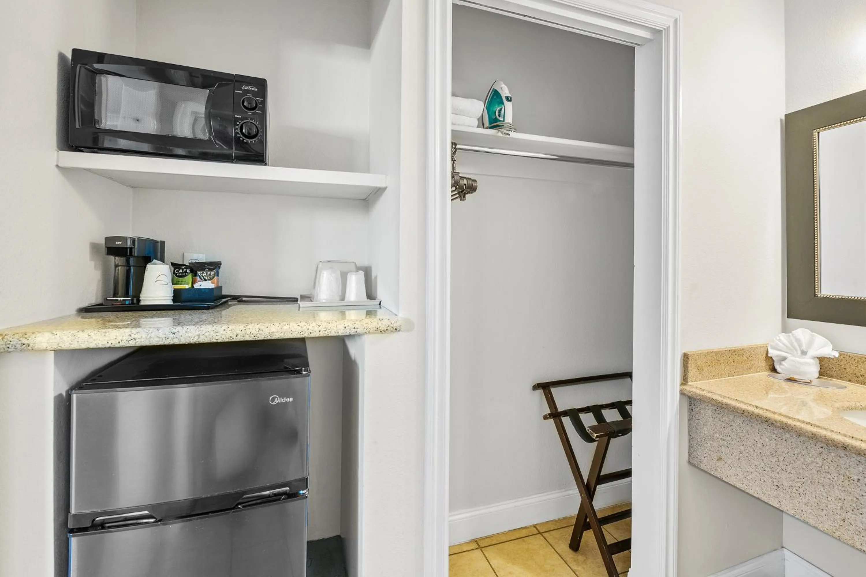 Bathroom in Vagabond Inn Whittier