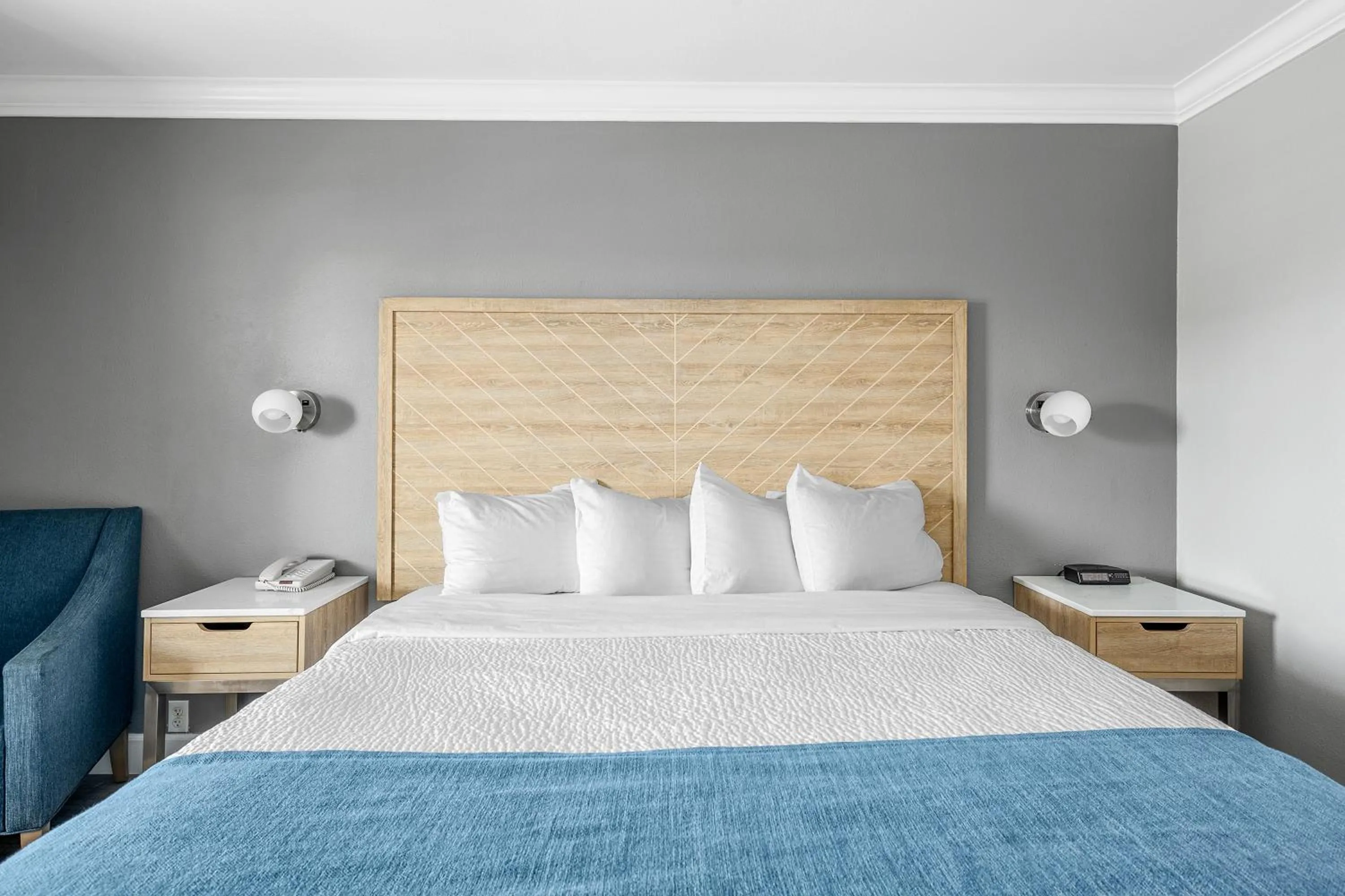 Bed in Vagabond Inn Whittier