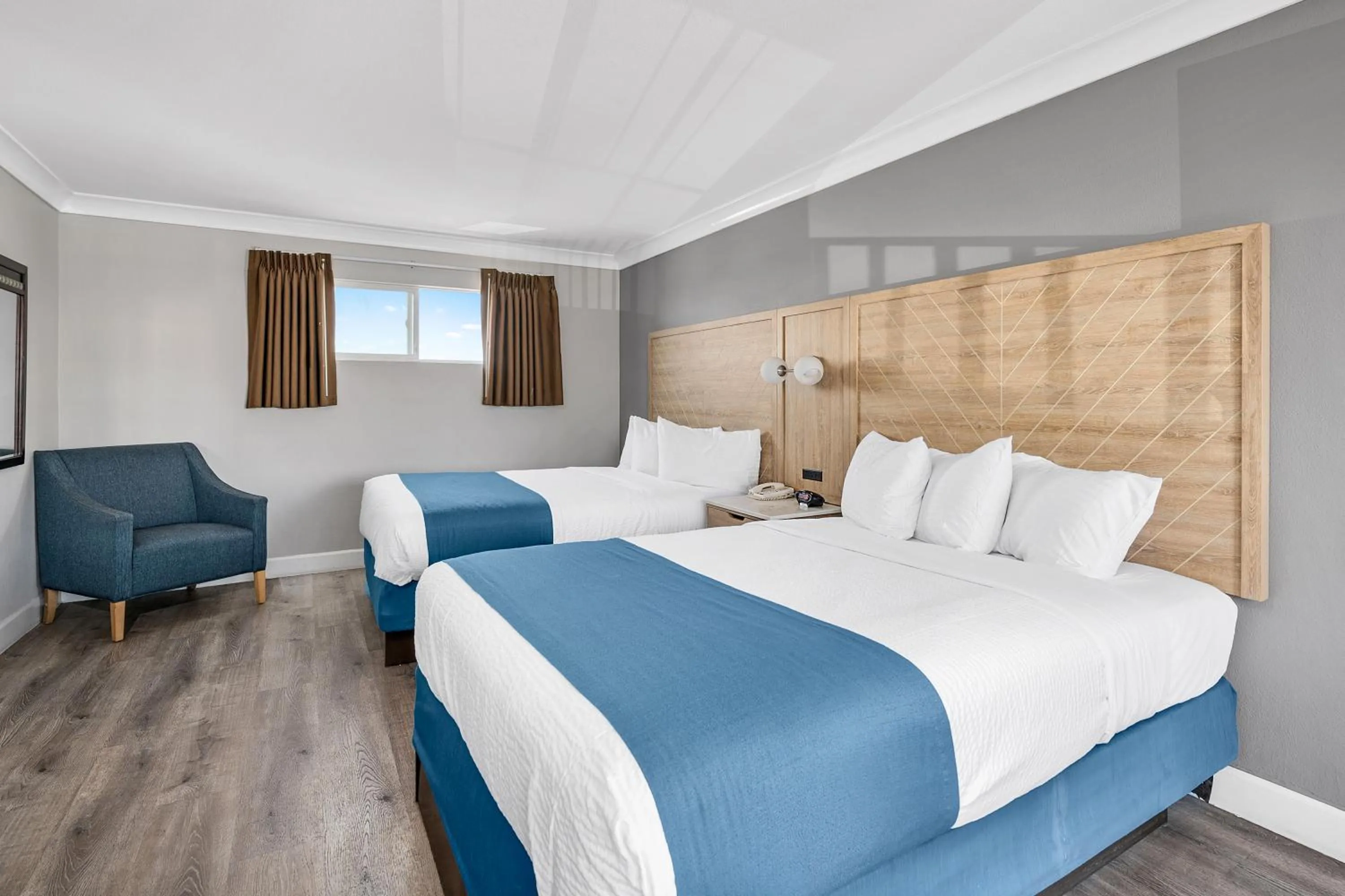 Bed in Vagabond Inn Whittier