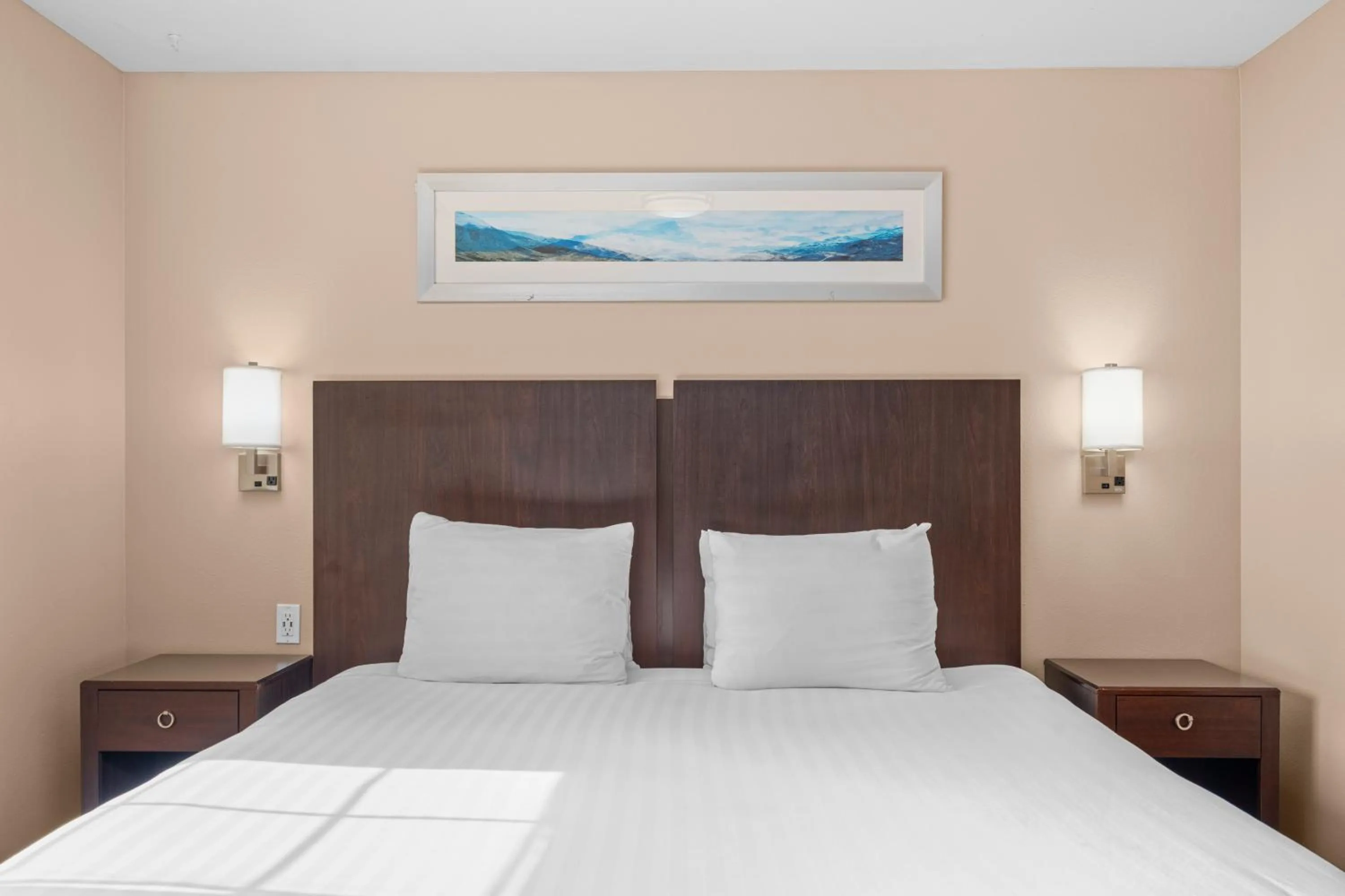 Bedroom, Bed in GreenTree Suites Eagle / Vail Valley