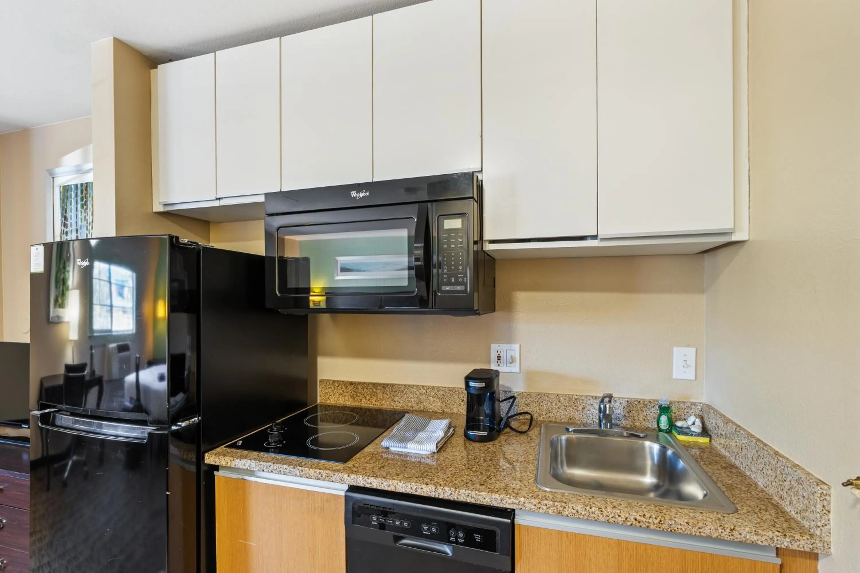 Kitchen or kitchenette in GreenTree Suites Eagle / Vail Valley