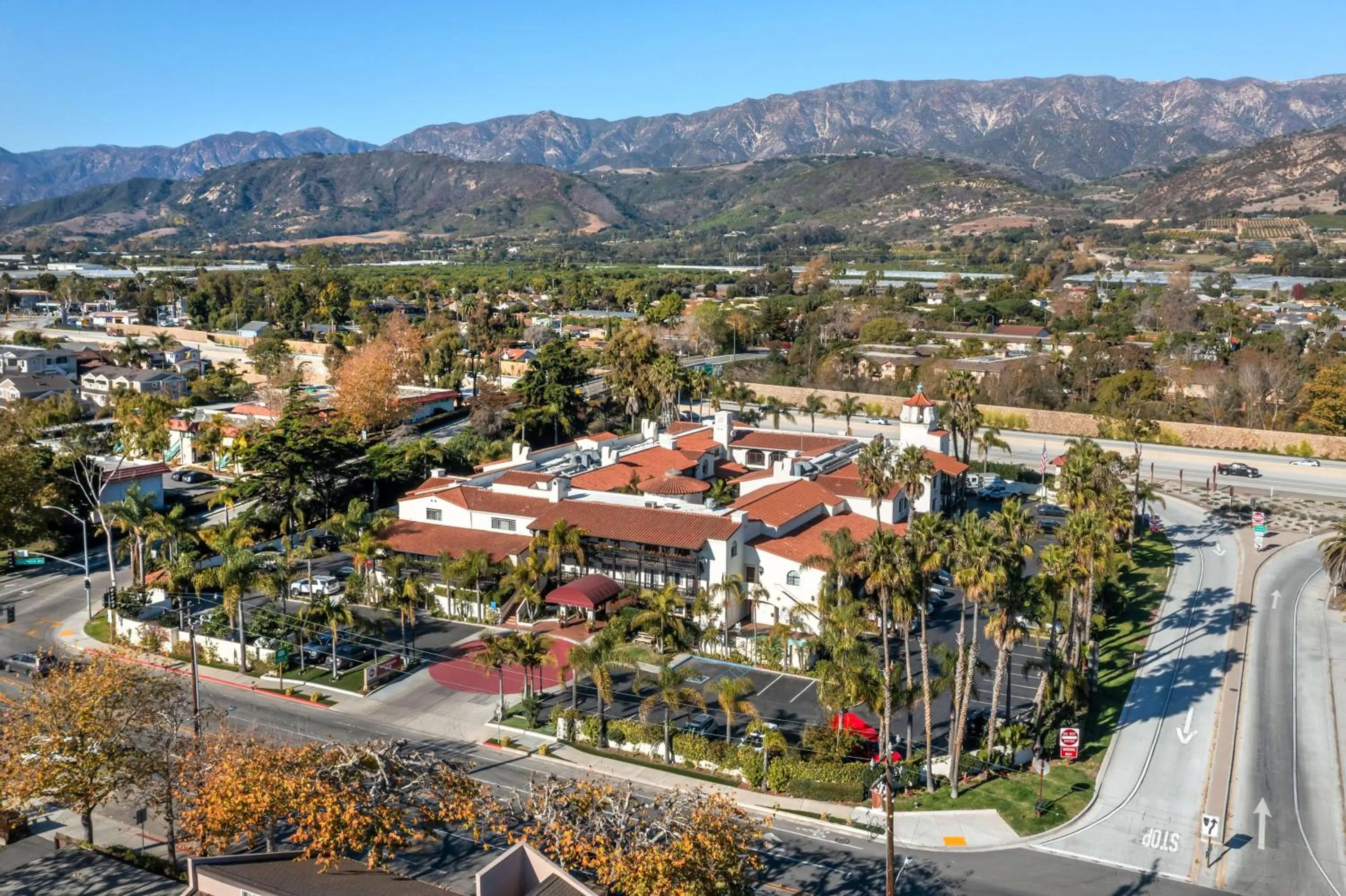 Property building in Best Western Plus Carpinteria Inn