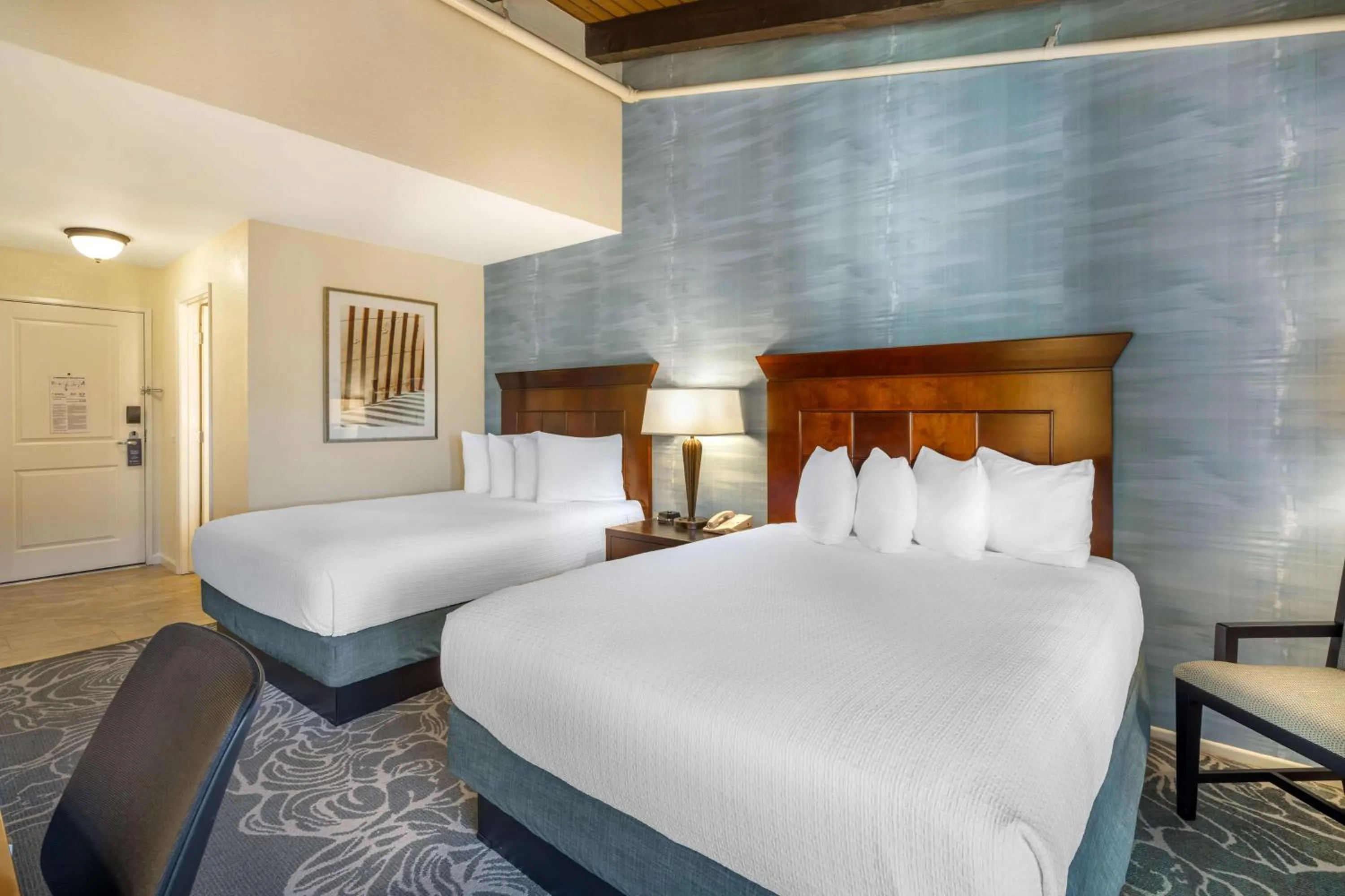 Bedroom, Bed in Best Western Plus Carpinteria Inn