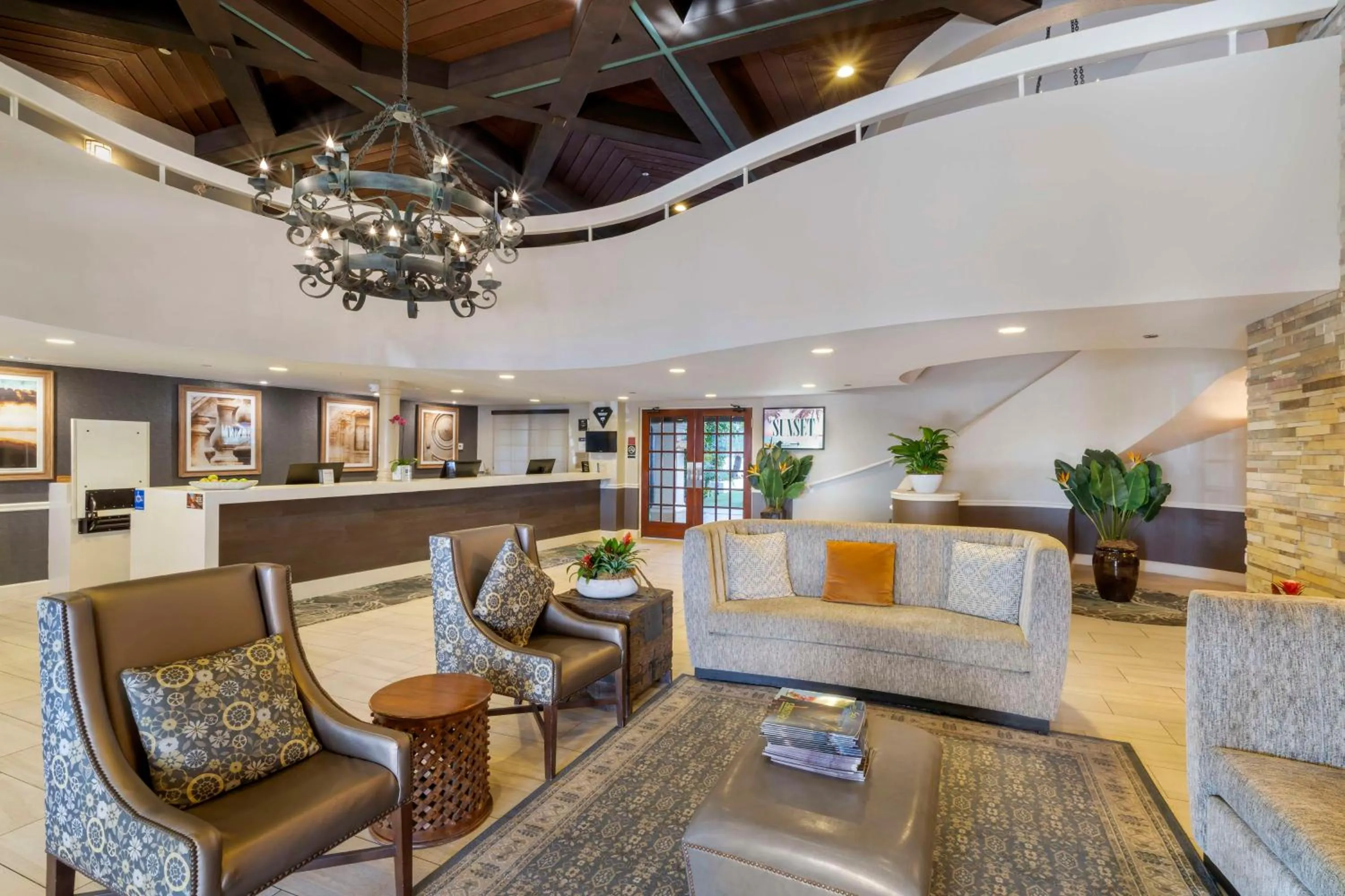 Lobby or reception in Best Western Plus Carpinteria Inn