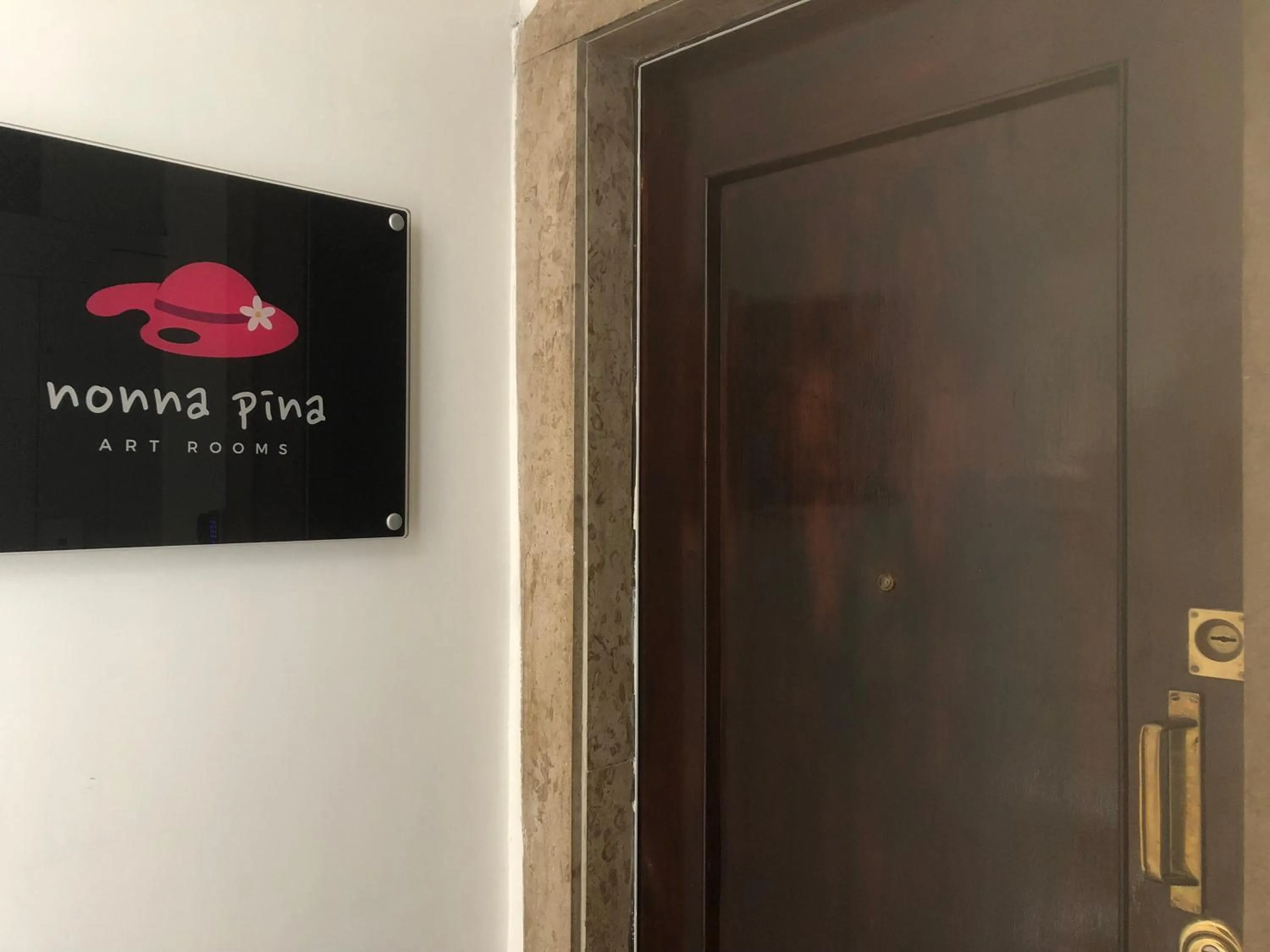 Property building in Nonna Pina Art Rooms