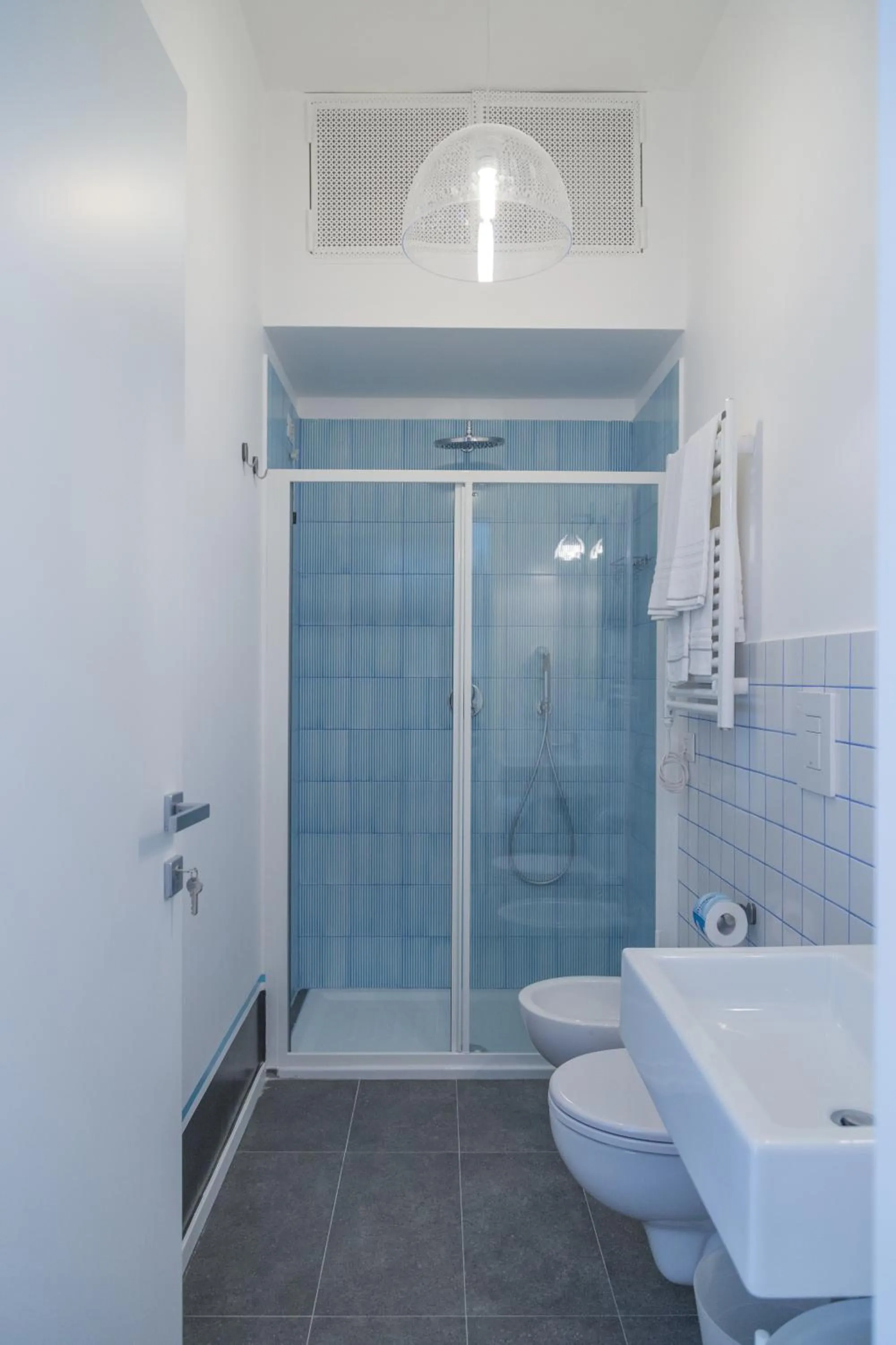 Shower in Nonna Pina Art Rooms