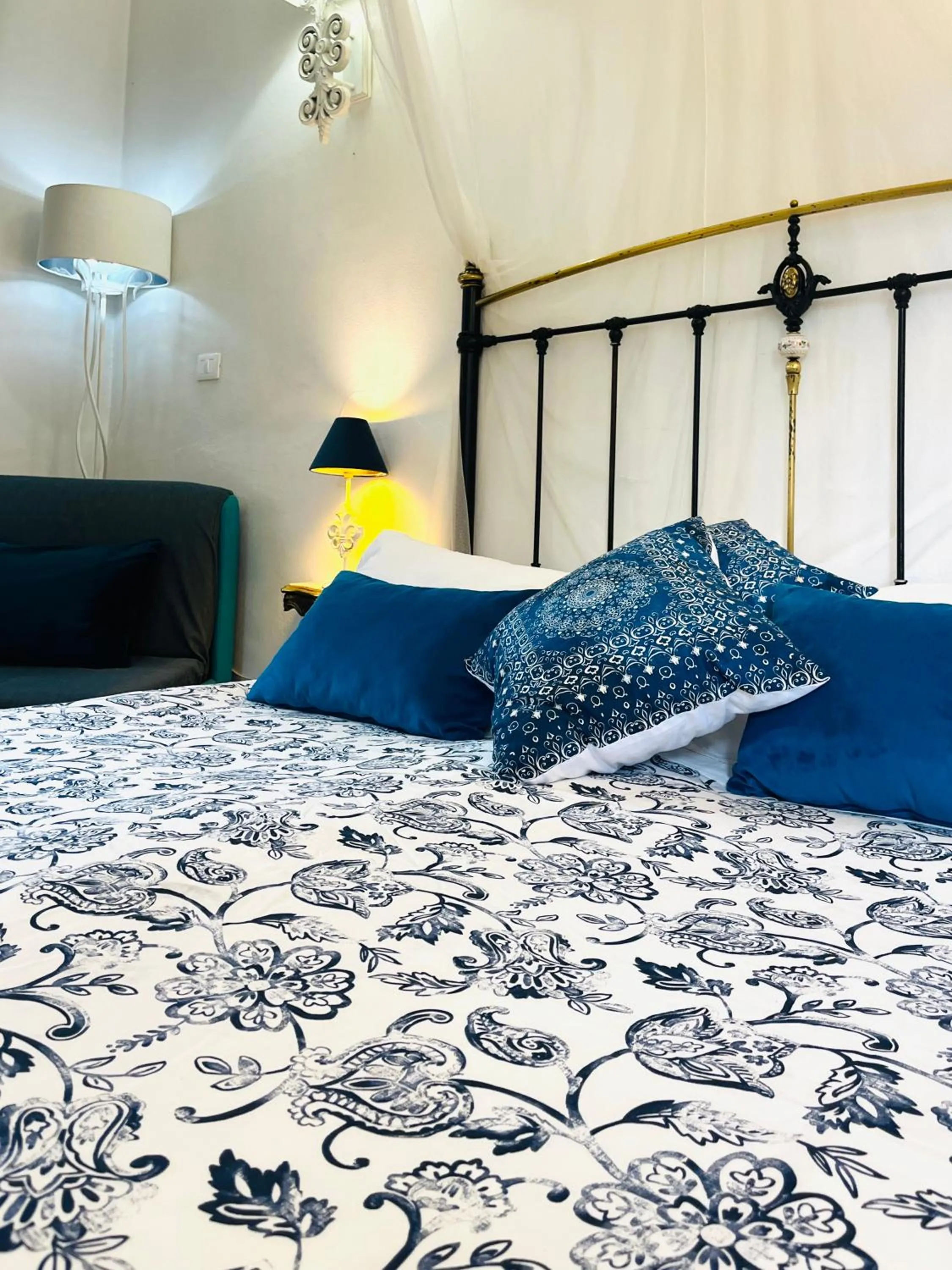 Bed in Barocchetto Romano