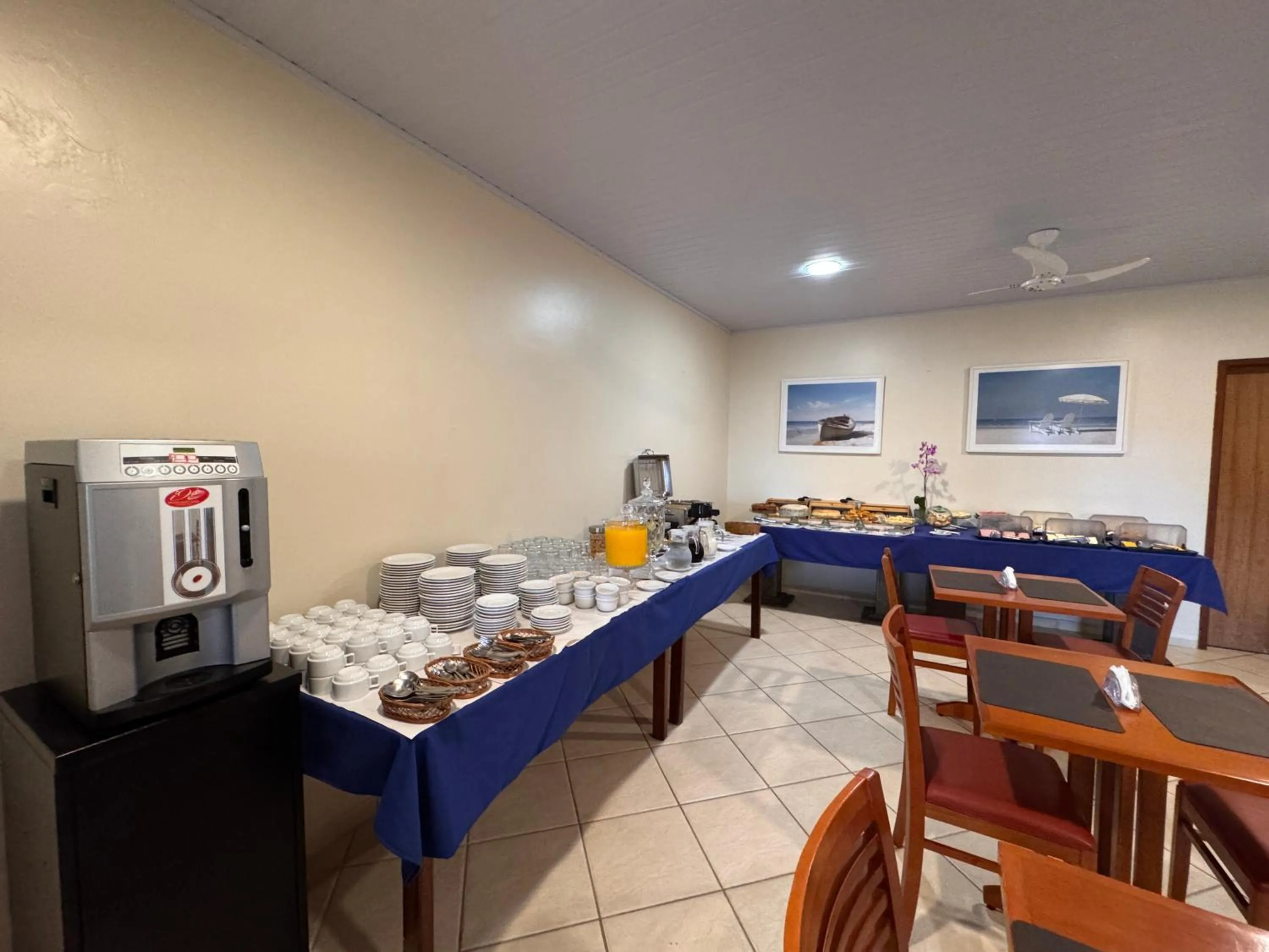 Buffet breakfast in Pousada Porto Praia
