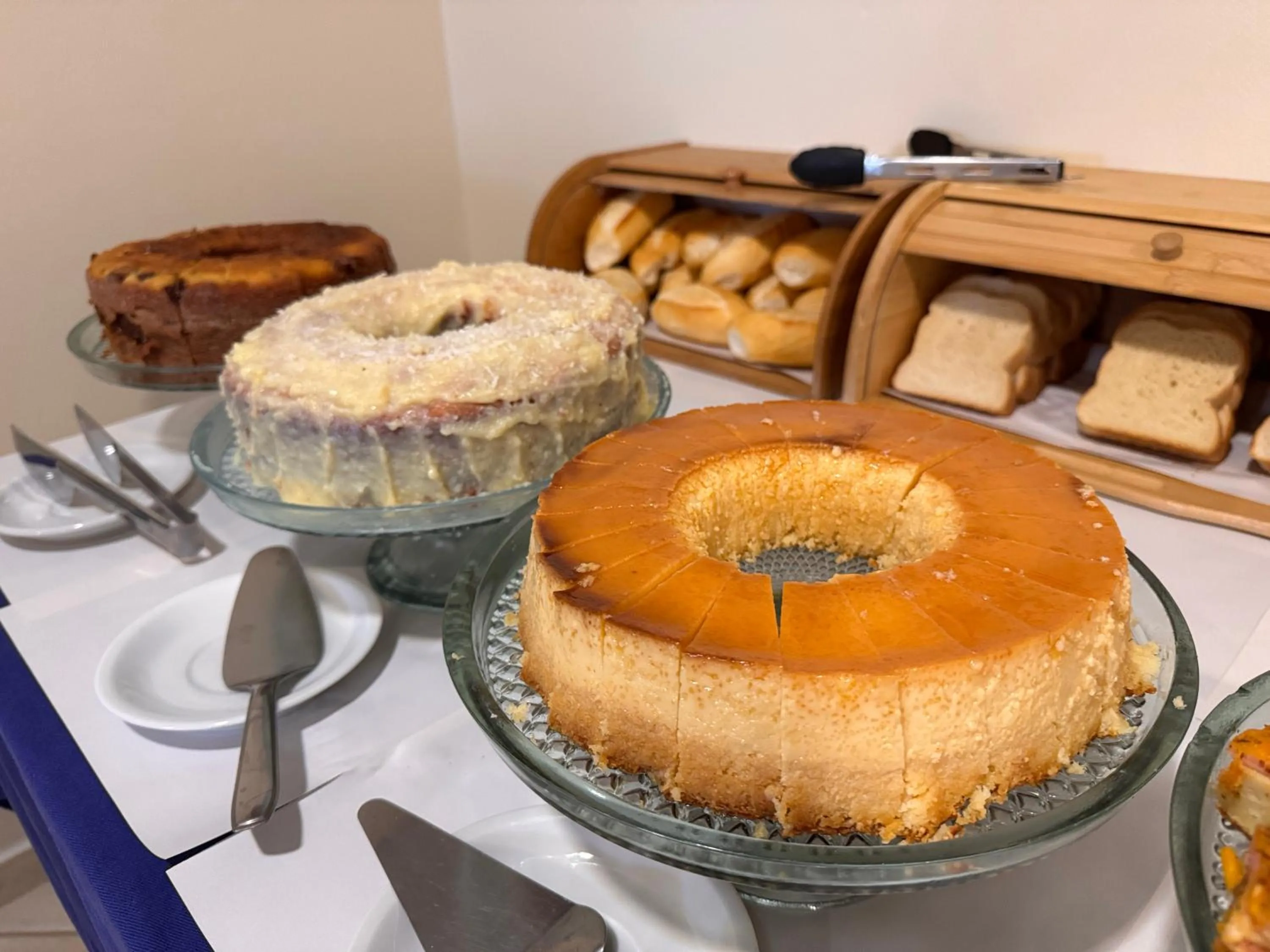 Buffet breakfast in Pousada Porto Praia