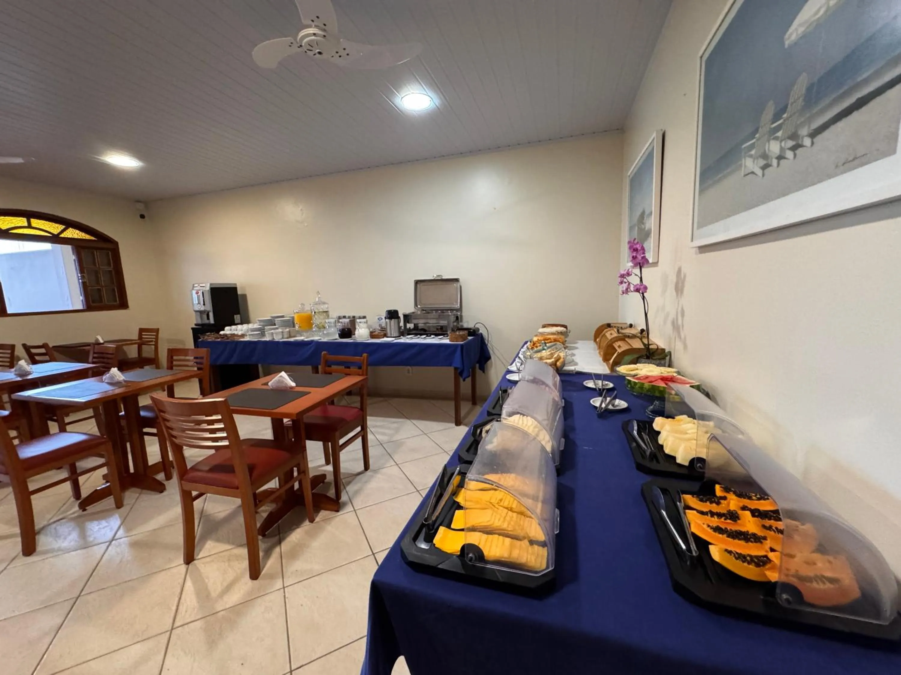 Buffet breakfast in Pousada Porto Praia