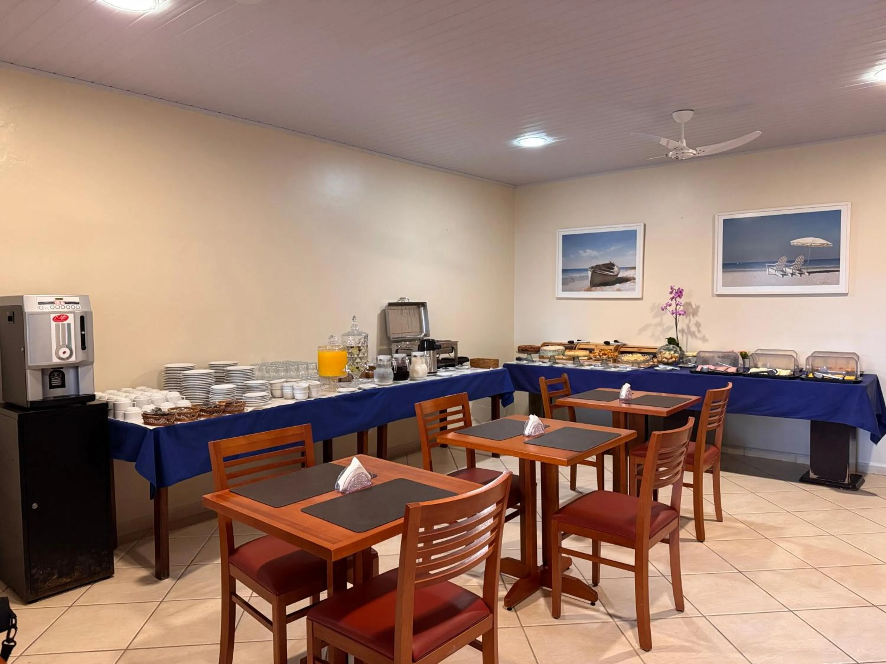 Buffet breakfast in Pousada Porto Praia