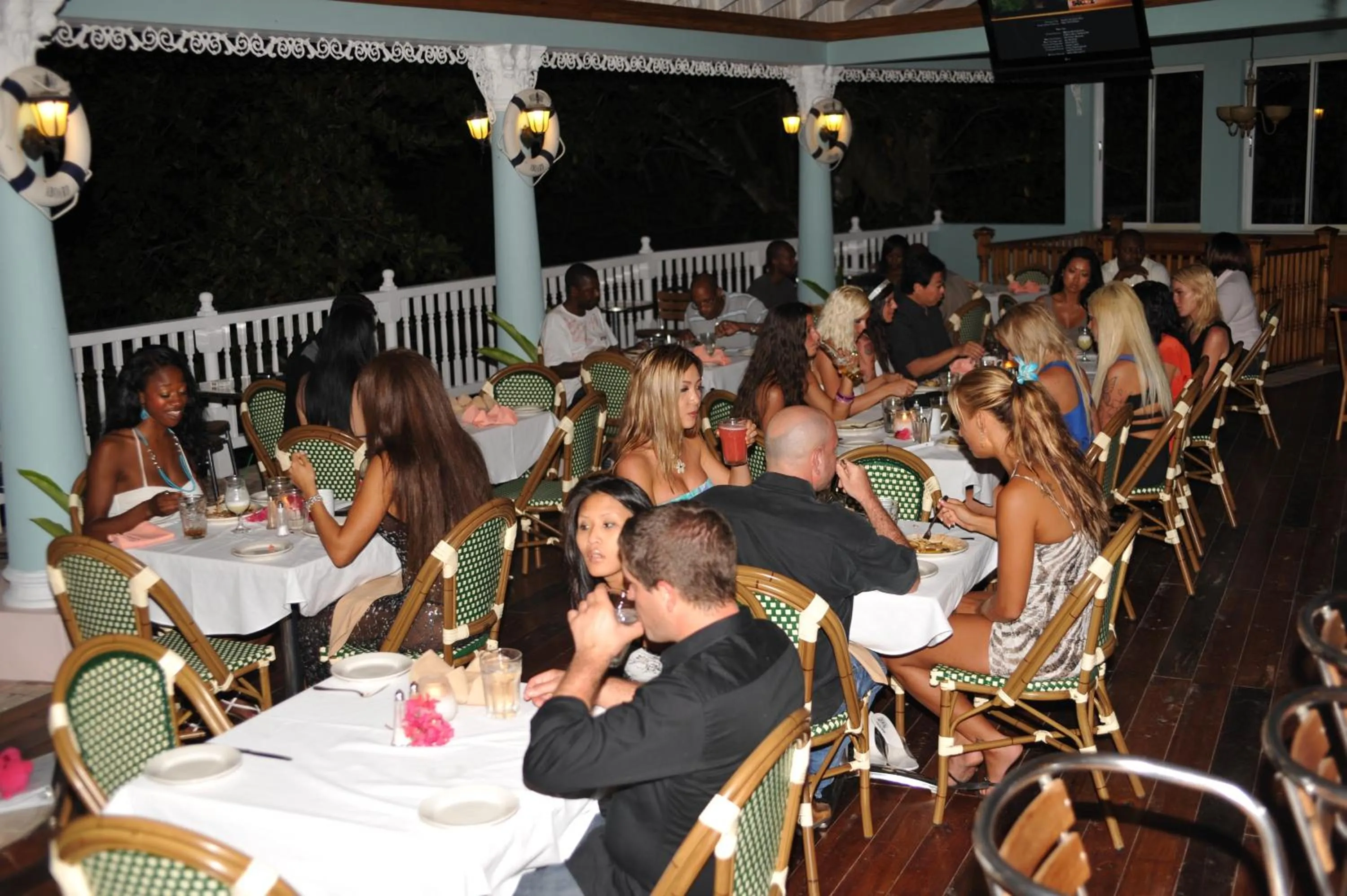 Restaurant/places to eat in Tropical Lagoon Resort