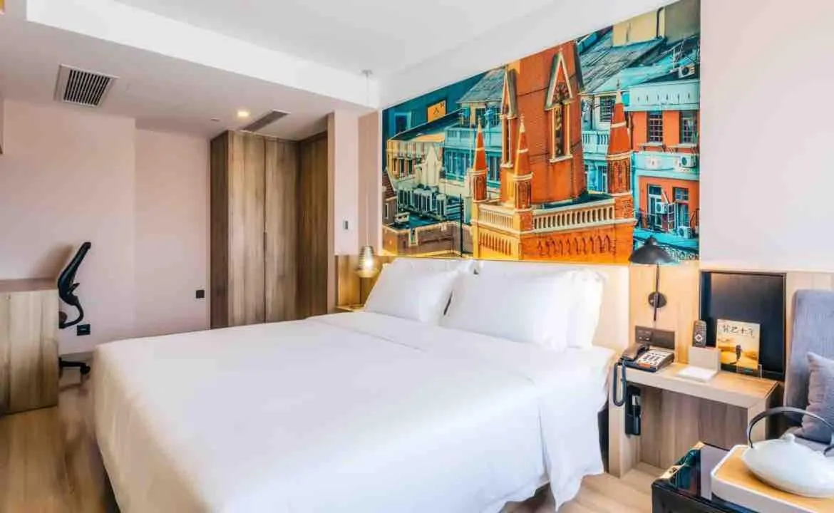 Atour Hotel (Shanghai International Tourism and Resorts Zone XiuYan Road)