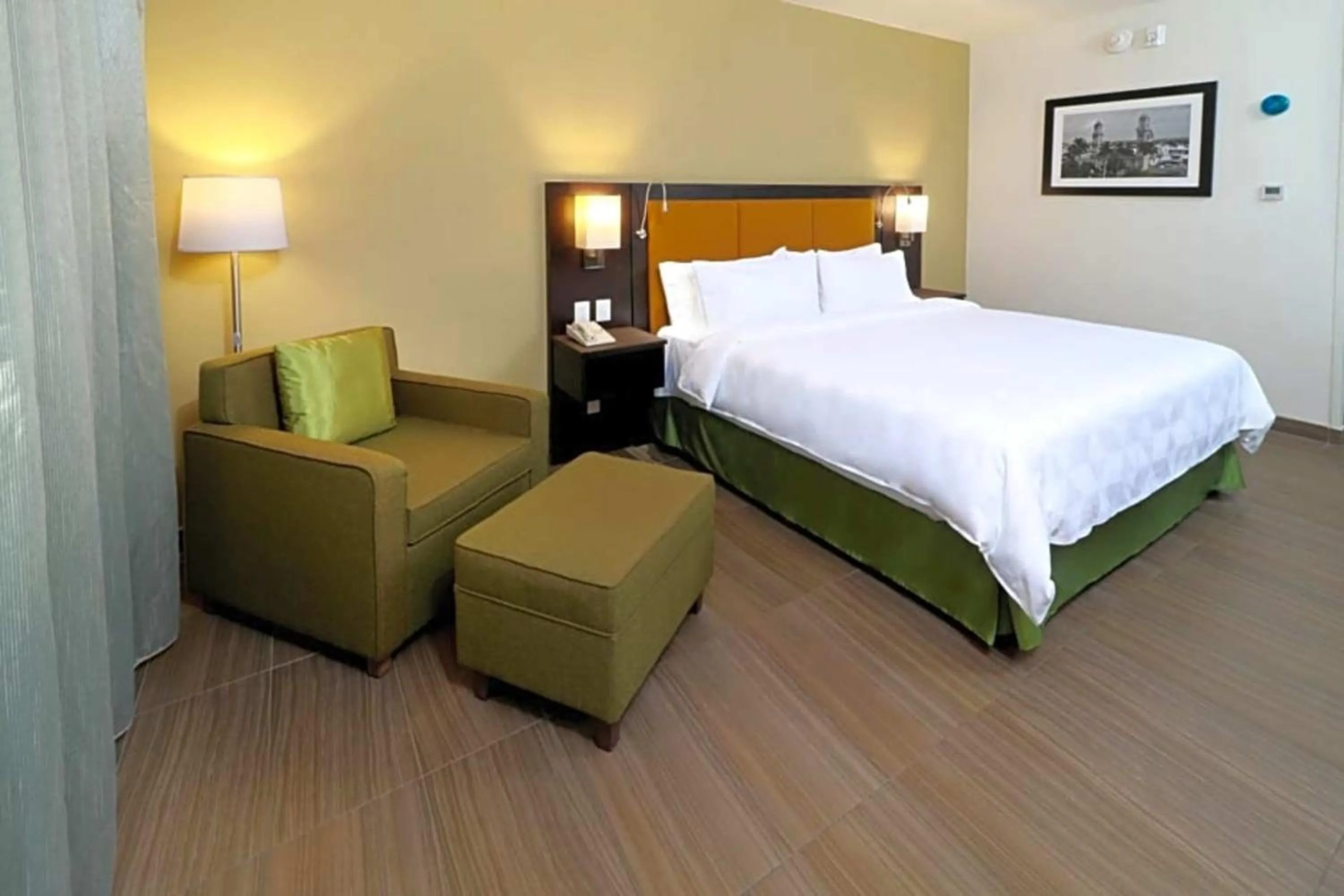 Photo of the whole room, Bed in Holiday Inn Tampico-Altamira by IHG