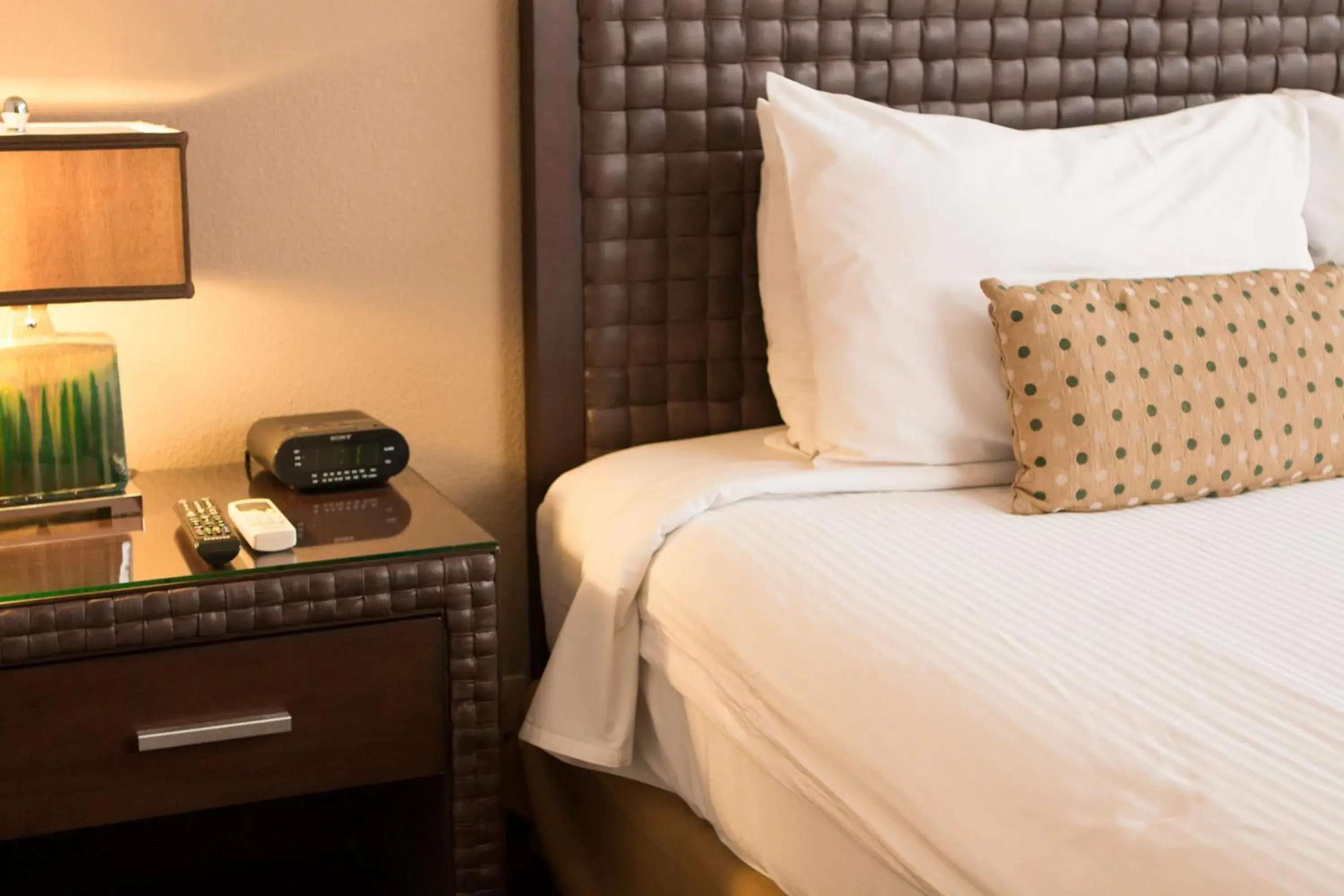 Standard King Room in Rincon del Valle Hotel & Suites Standard King Room in Rincon del Valle Hotel & Suites