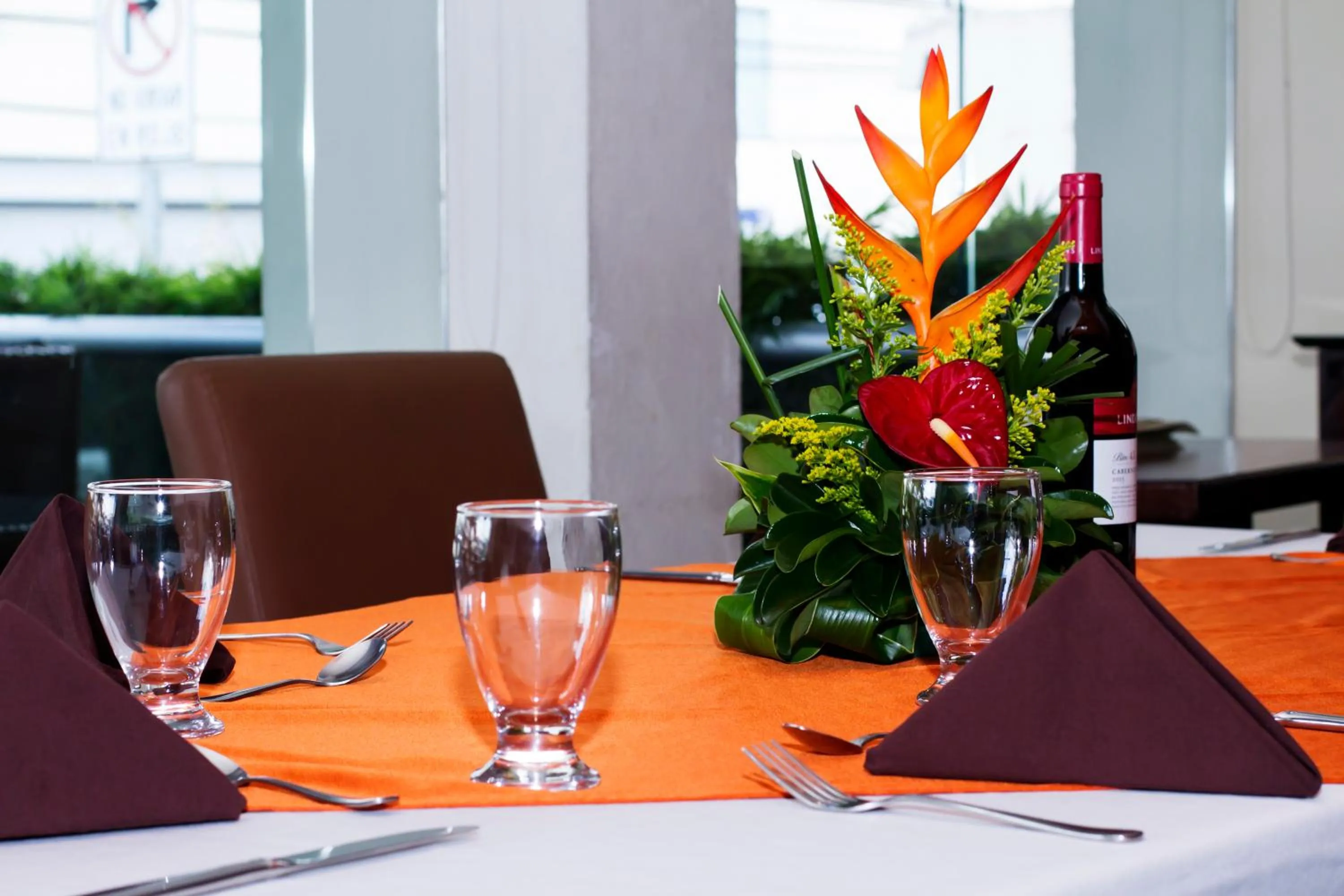 Restaurant/places to eat in Rincon del Valle Hotel & Suites