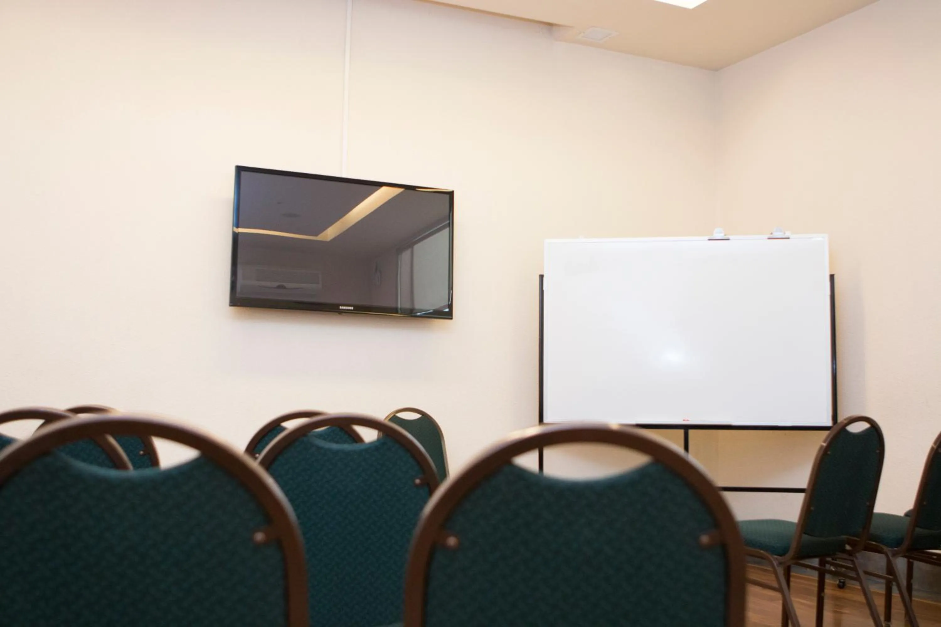 Meeting/conference room in Rincon del Valle Hotel & Suites