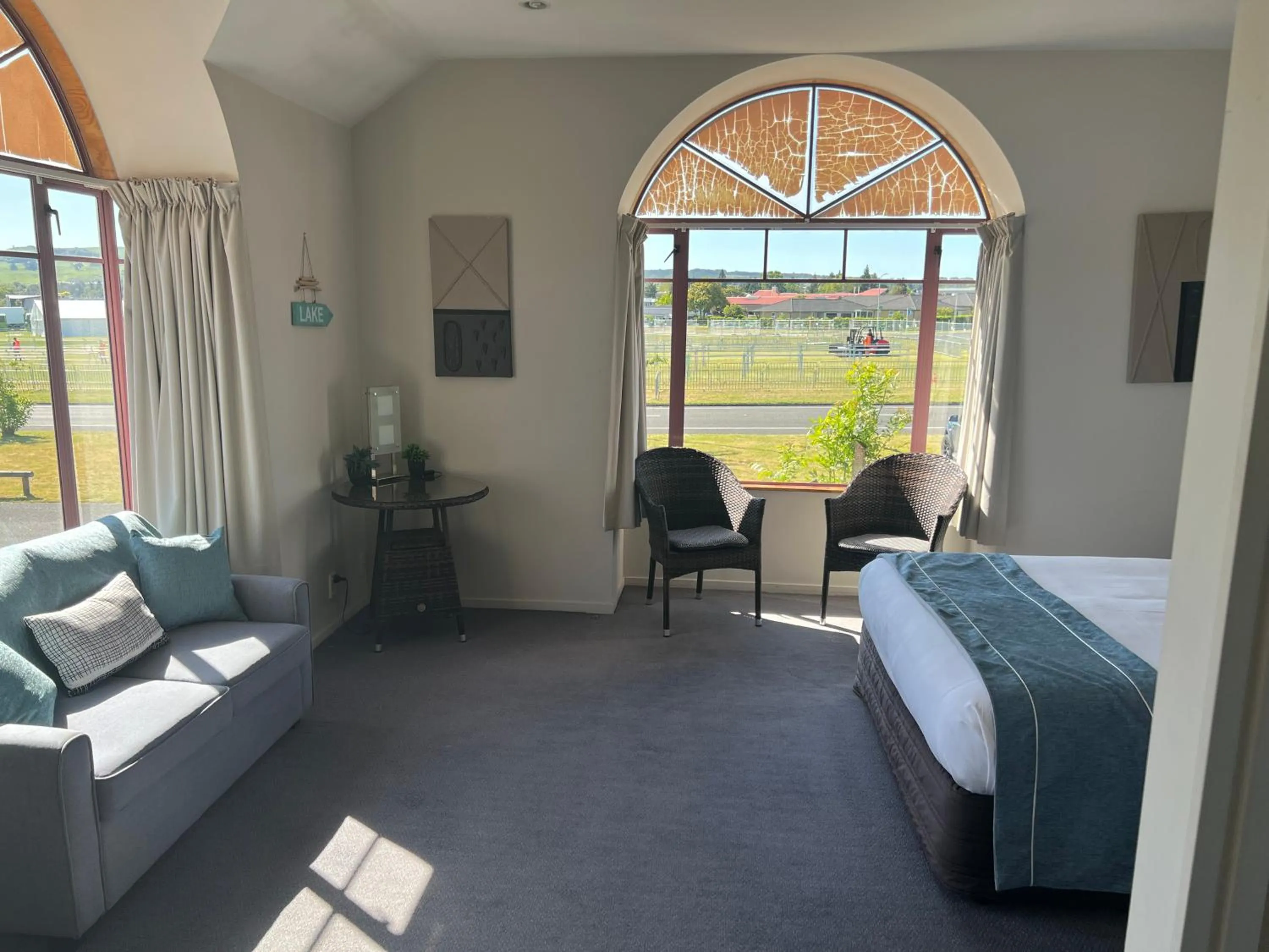 Bed in Quality Inn Acapulco Taupo