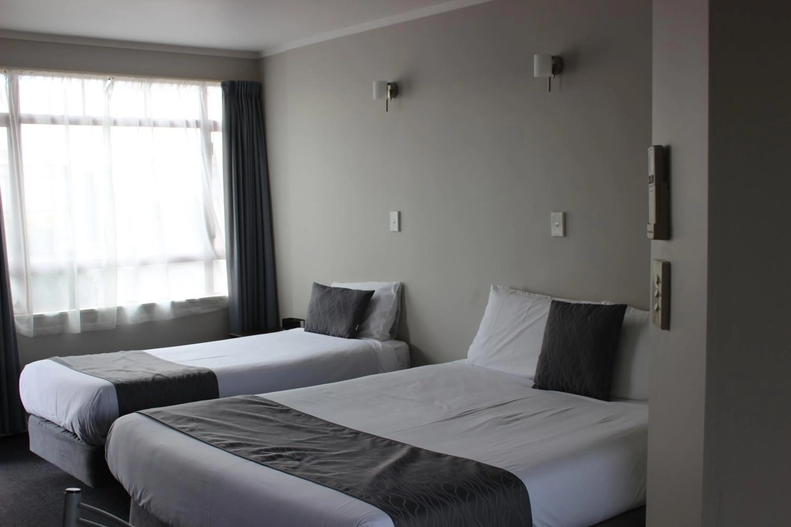 Bed in Quality Inn Acapulco Taupo