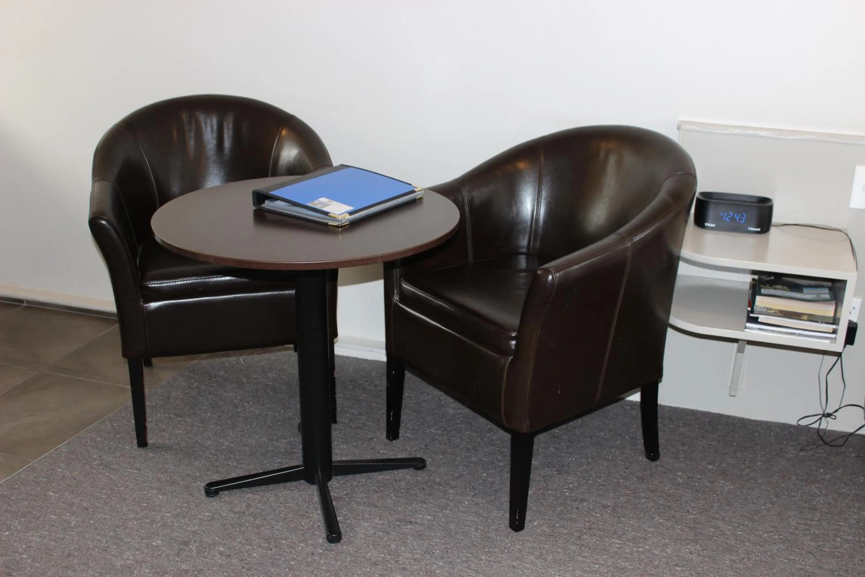 hair dresser in Quality Inn Acapulco Taupo