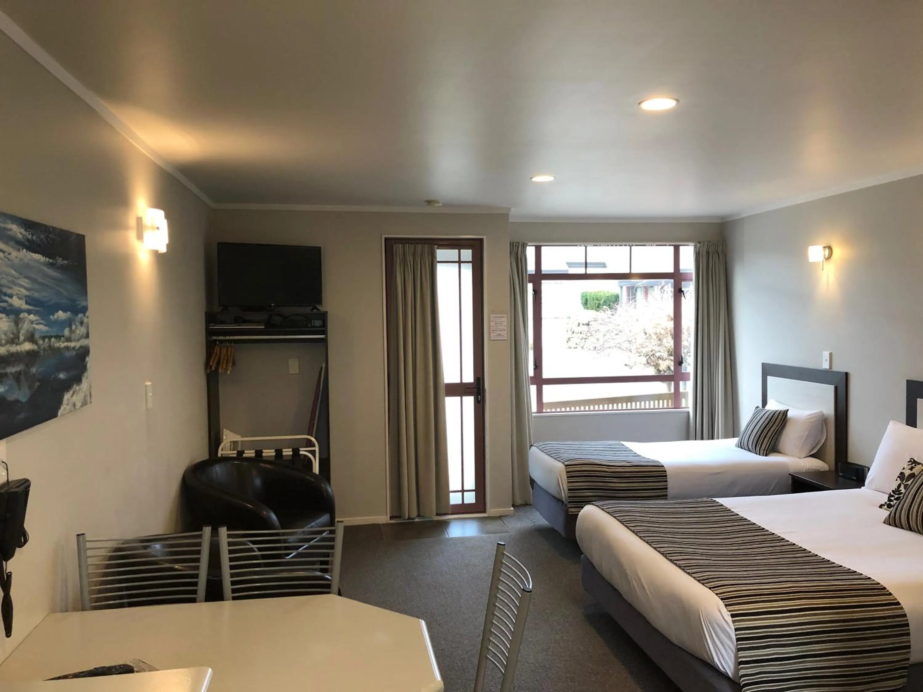 Bed in Quality Inn Acapulco Taupo