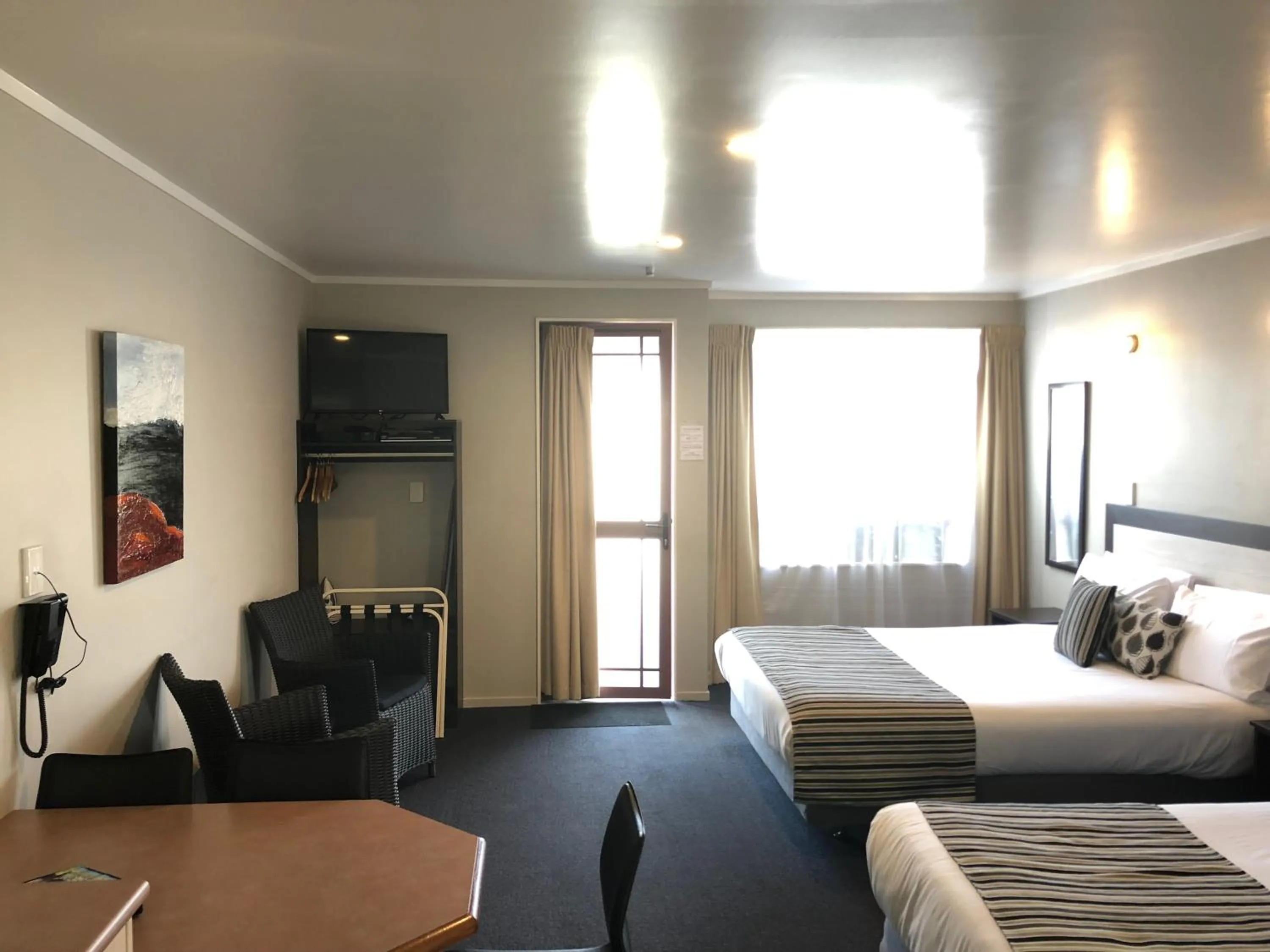 Bed in Quality Inn Acapulco Taupo