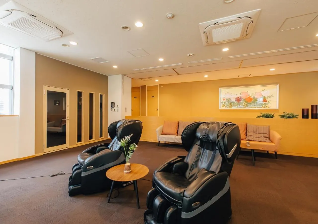 Communal lounge/ TV room in Atami Fuga