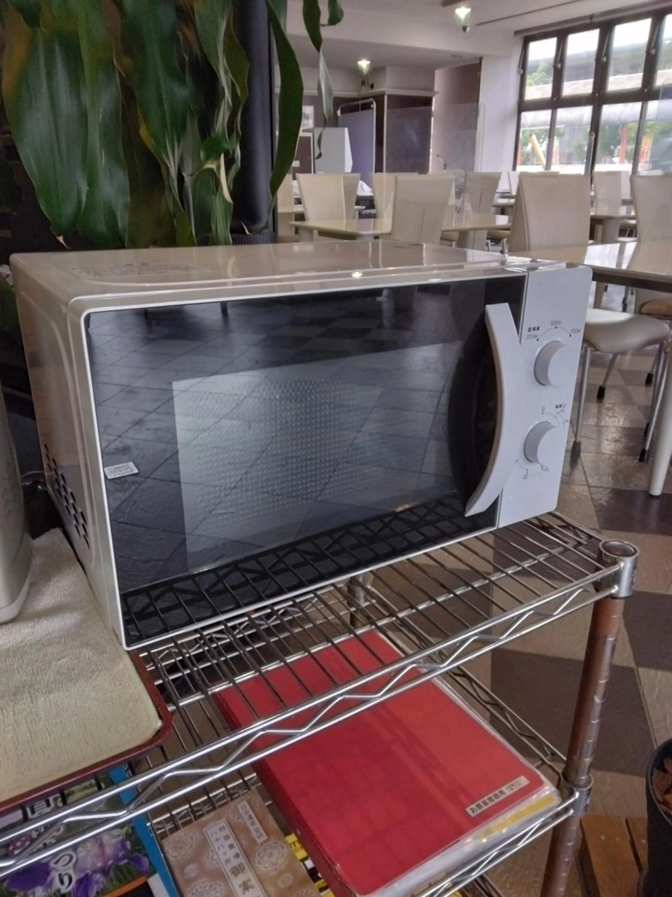 microwave in Terminal Hotel Matsuyama