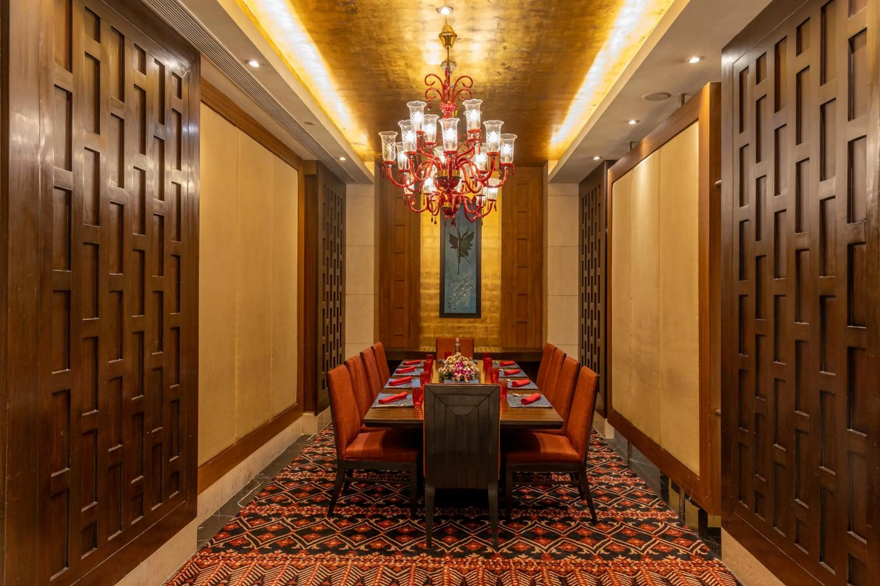 Restaurant/places to eat in Vivanta Hyderabad, Begumpet