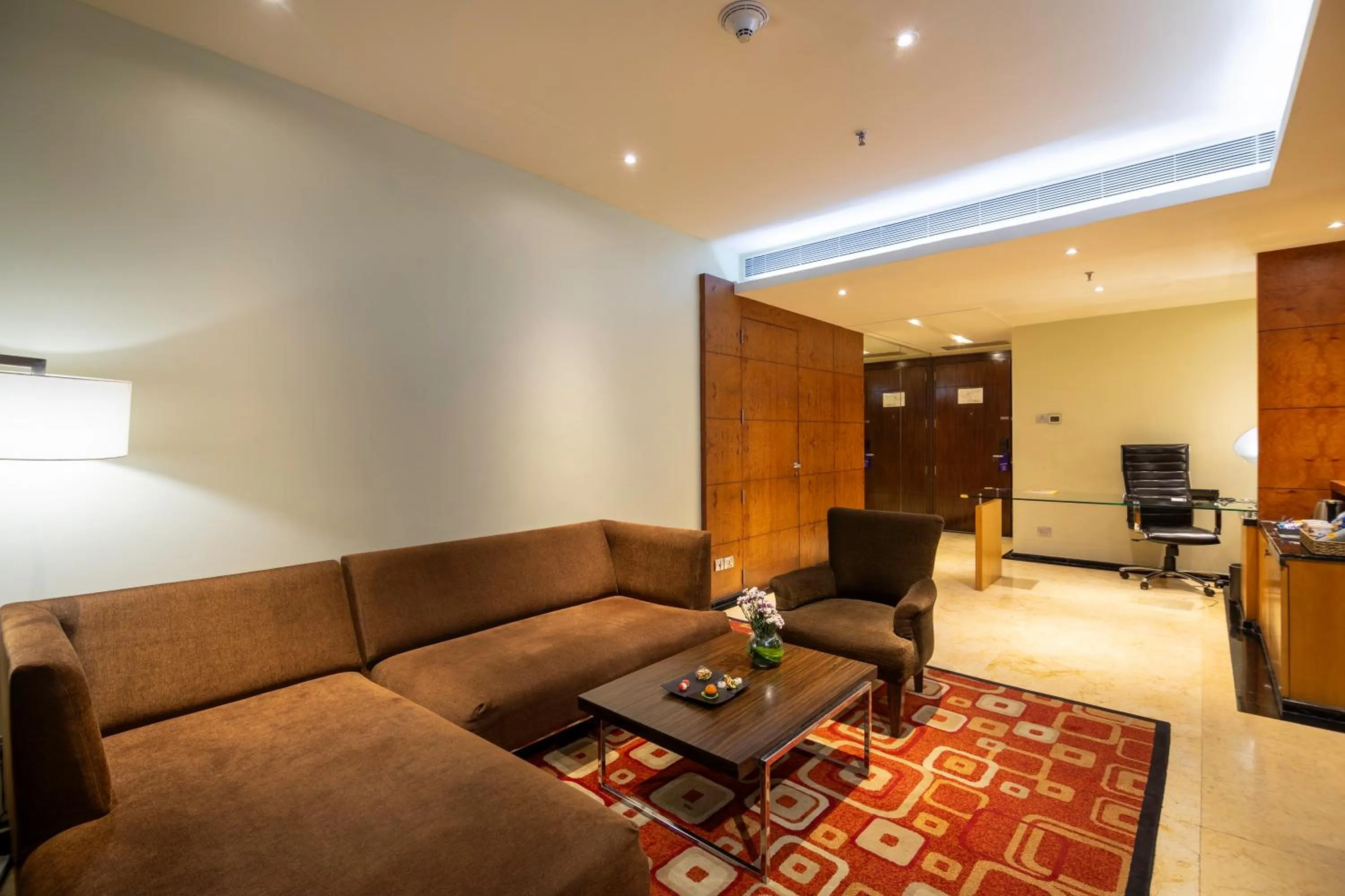 Living room in Vivanta Hyderabad, Begumpet