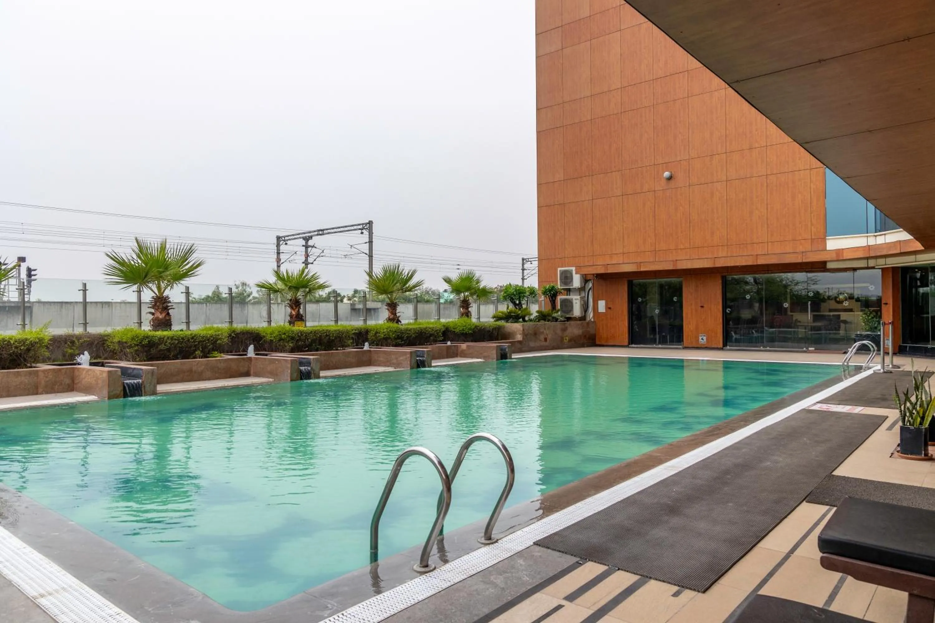 Swimming pool in Vivanta Hyderabad, Begumpet