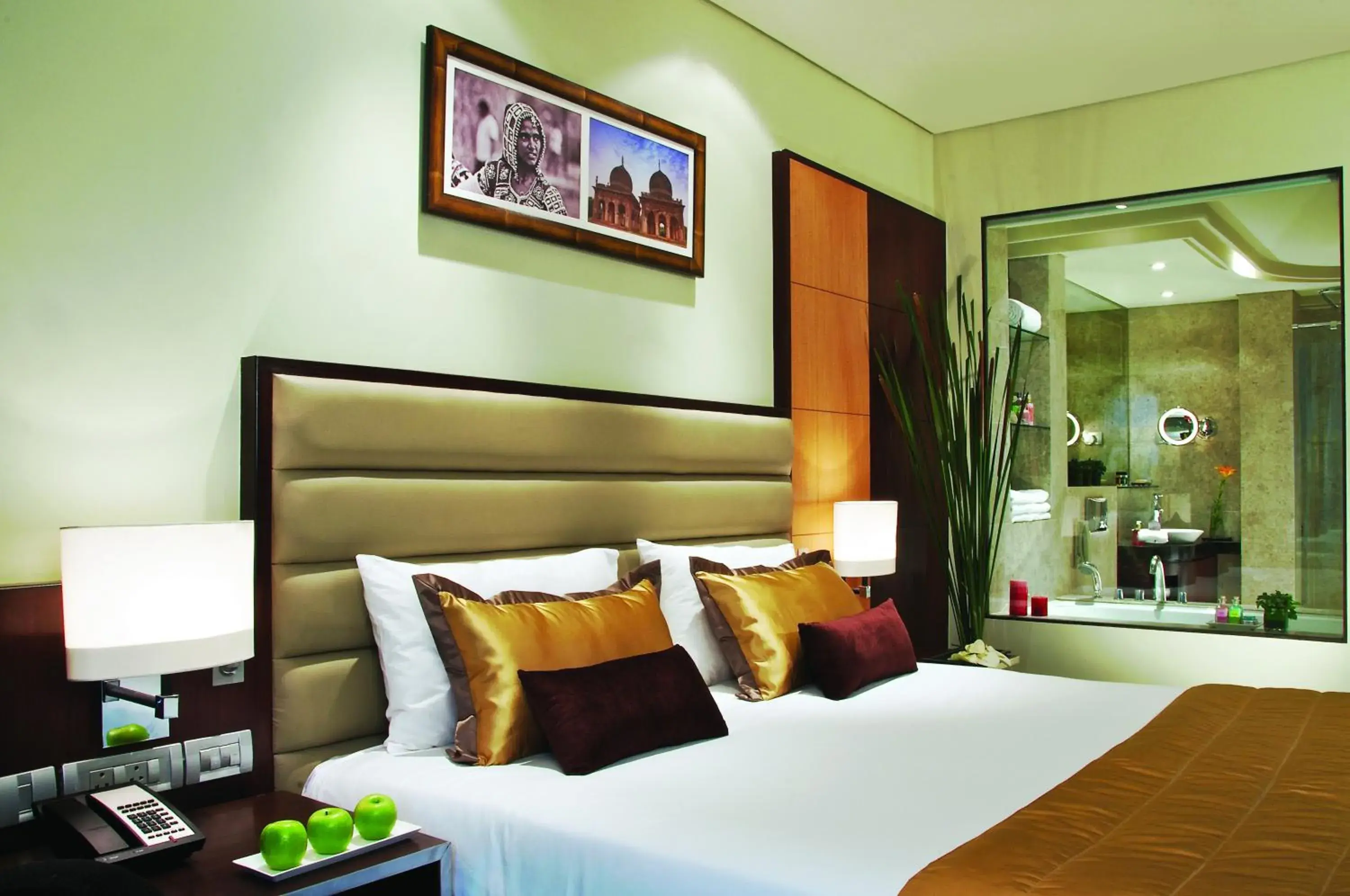 Premium Double Room with 1+1 on Beers/IMFL from 6 PM till 8 PM - single occupancy in Vivanta Hyderabad, Begumpet Premium Double Room with 1+1 on Beers/IMFL from 6 PM till 8 PM - single occupancy in Vivanta Hyderabad, Begumpet
